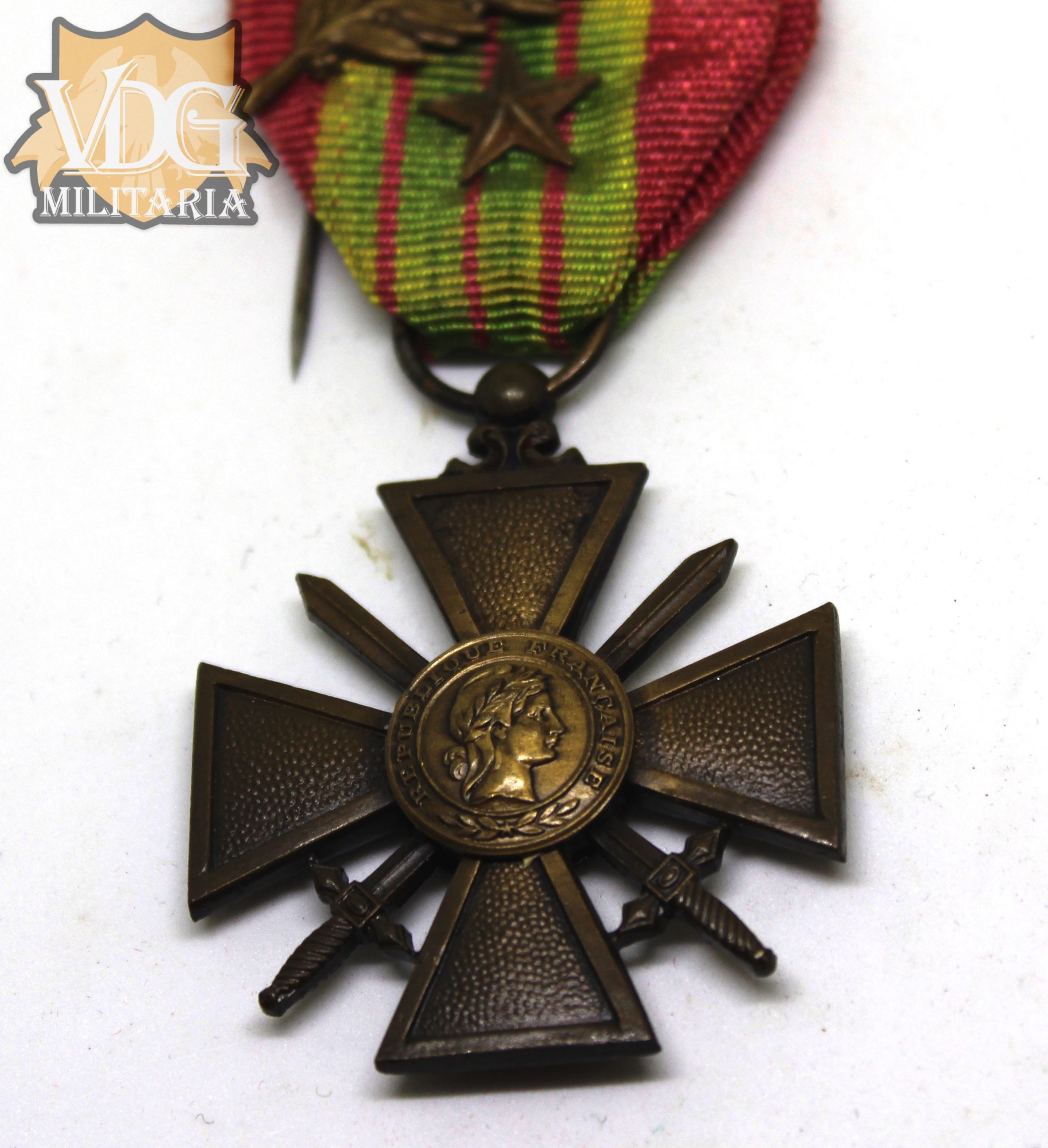 WW2 French Croix de guerre 1939–1945 Medal - Image 6