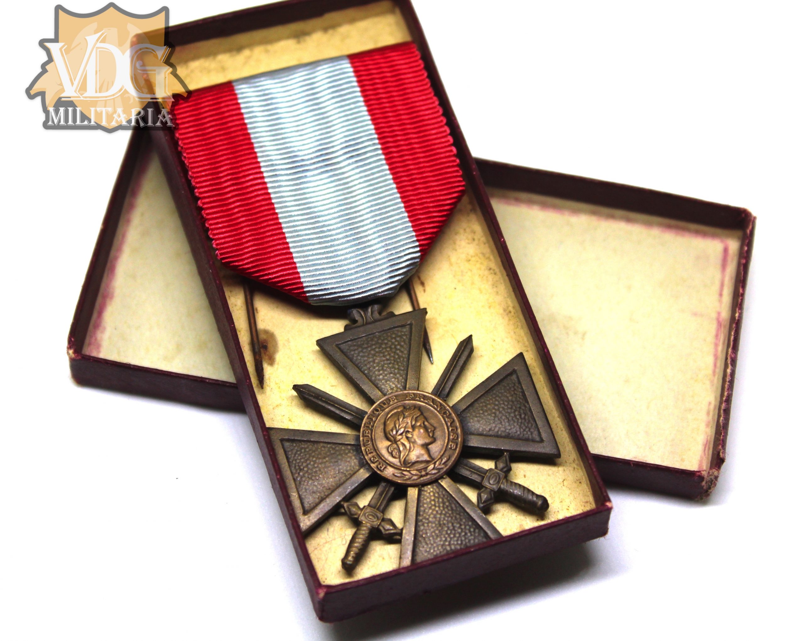 Cased French Croix de guerre des théâtres d’opérations extérieurs (War Cross for foreign operational theatres) - Image 2