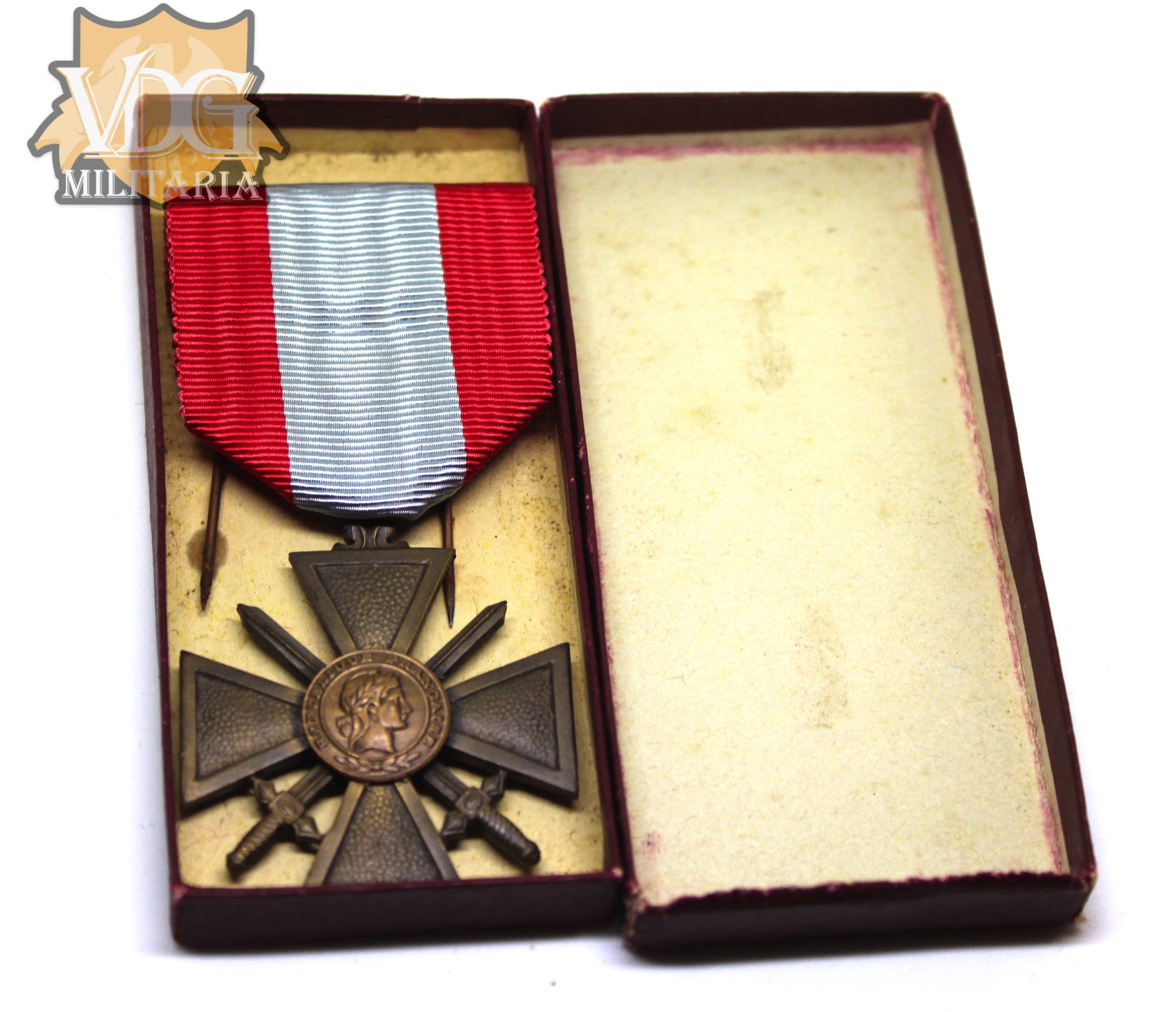 Cased French Croix de guerre des théâtres d’opérations extérieurs (War Cross for foreign operational theatres) - Image 3