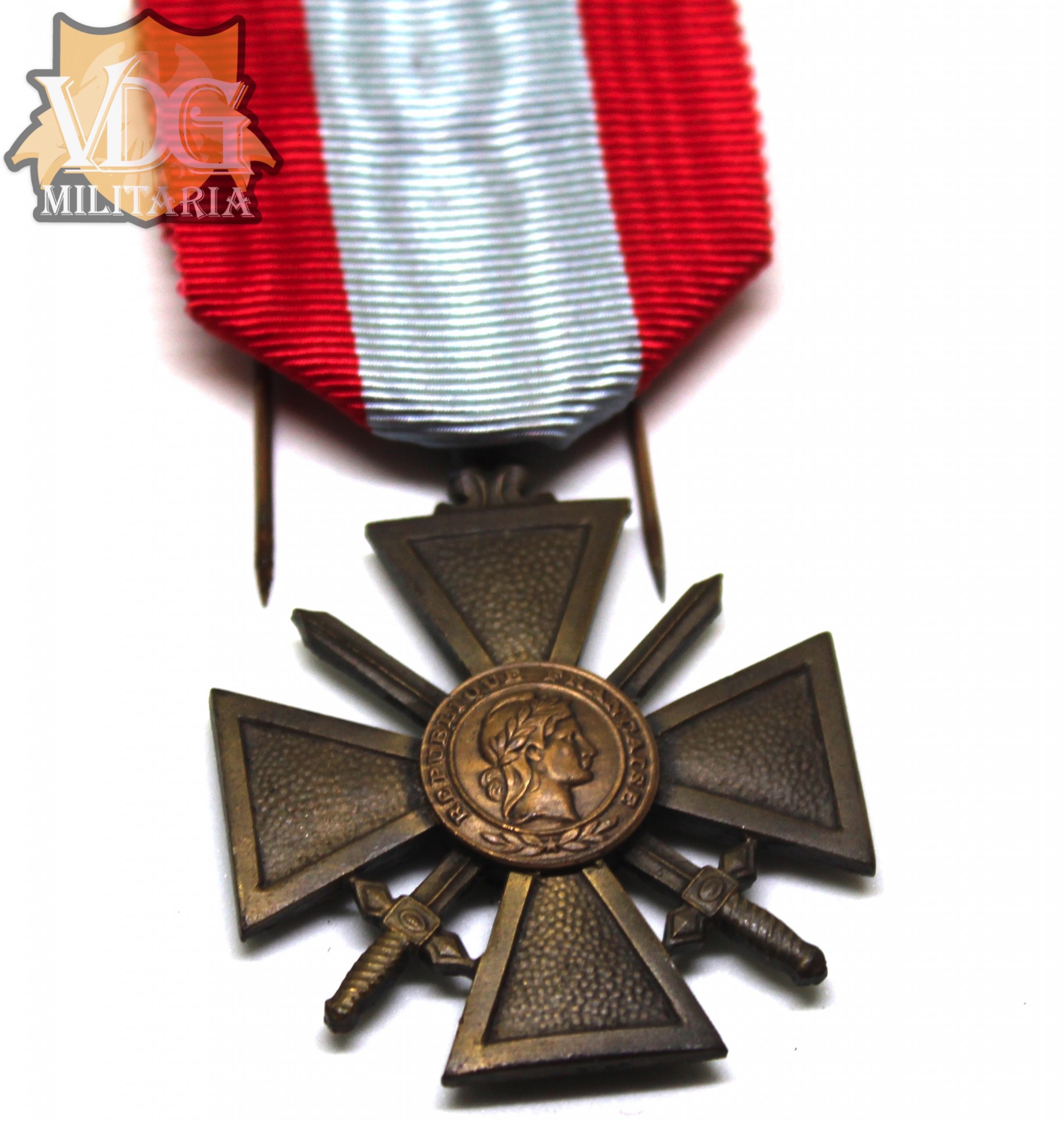 Cased French Croix de guerre des théâtres d’opérations extérieurs (War Cross for foreign operational theatres) - Image 5