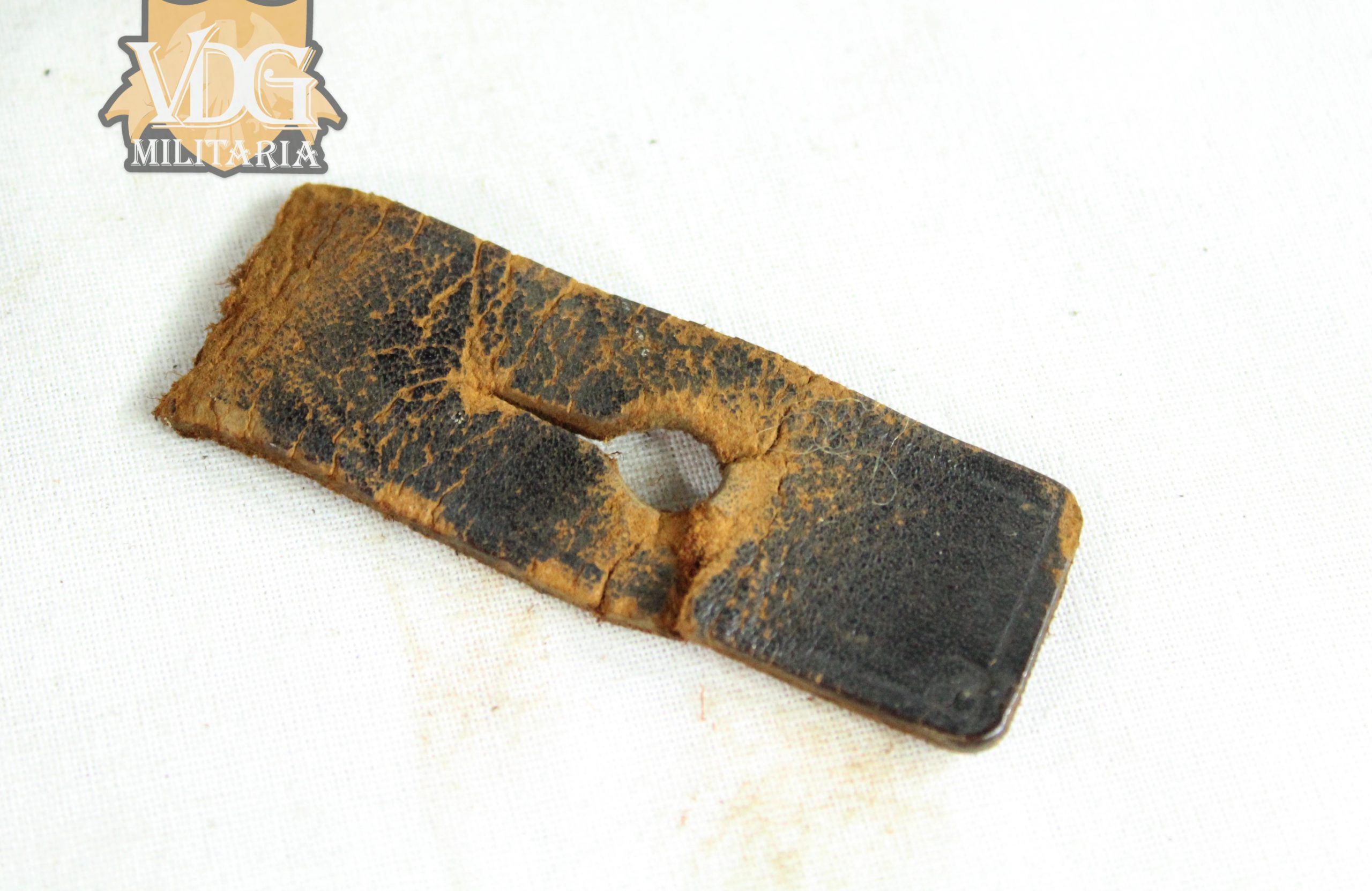 WW1 German Fernglas 08 Field Binoculars with Original Case - Image 18