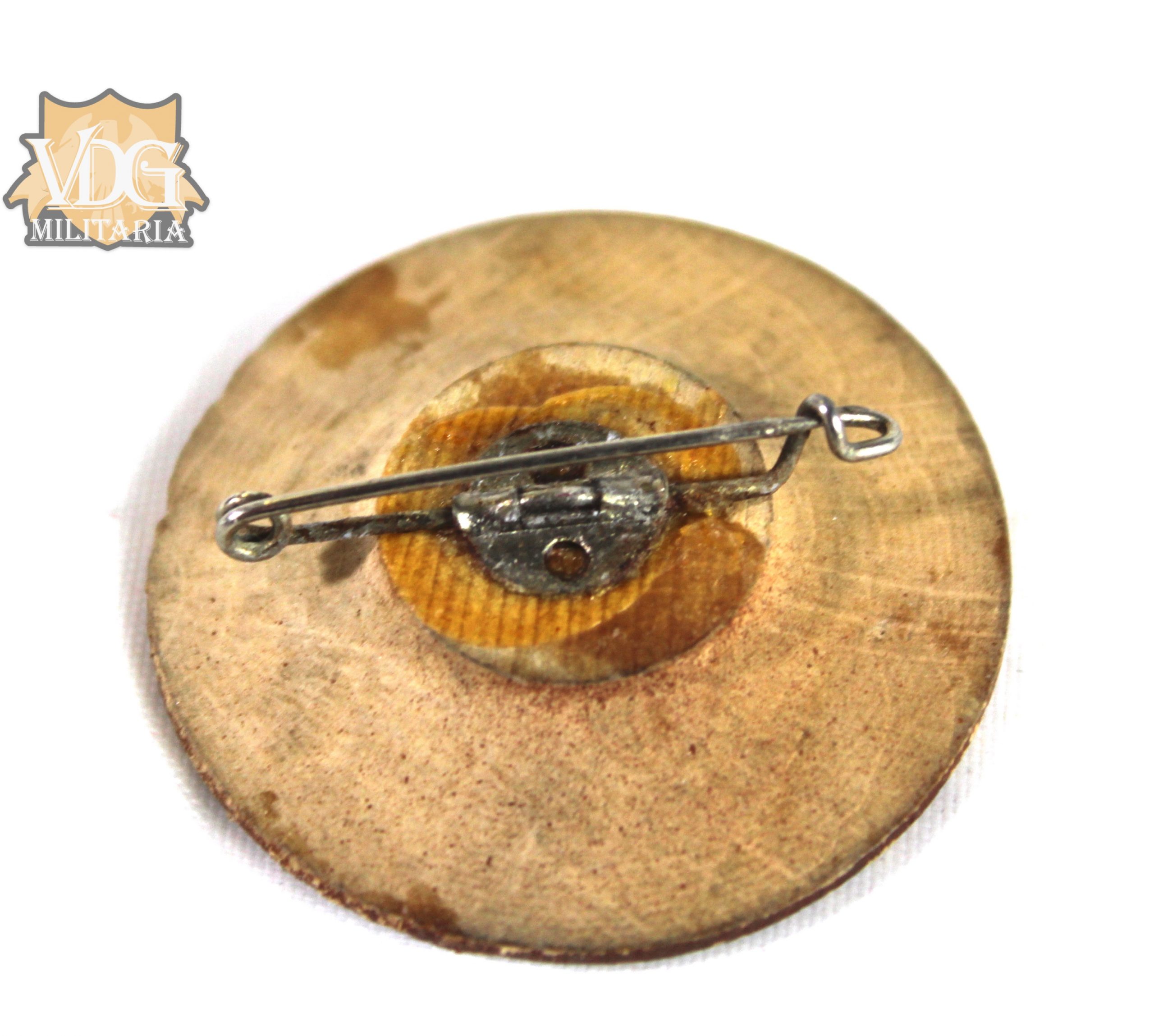 WW2 German "1935 Mothers Day" Wooden Badge - Image 2