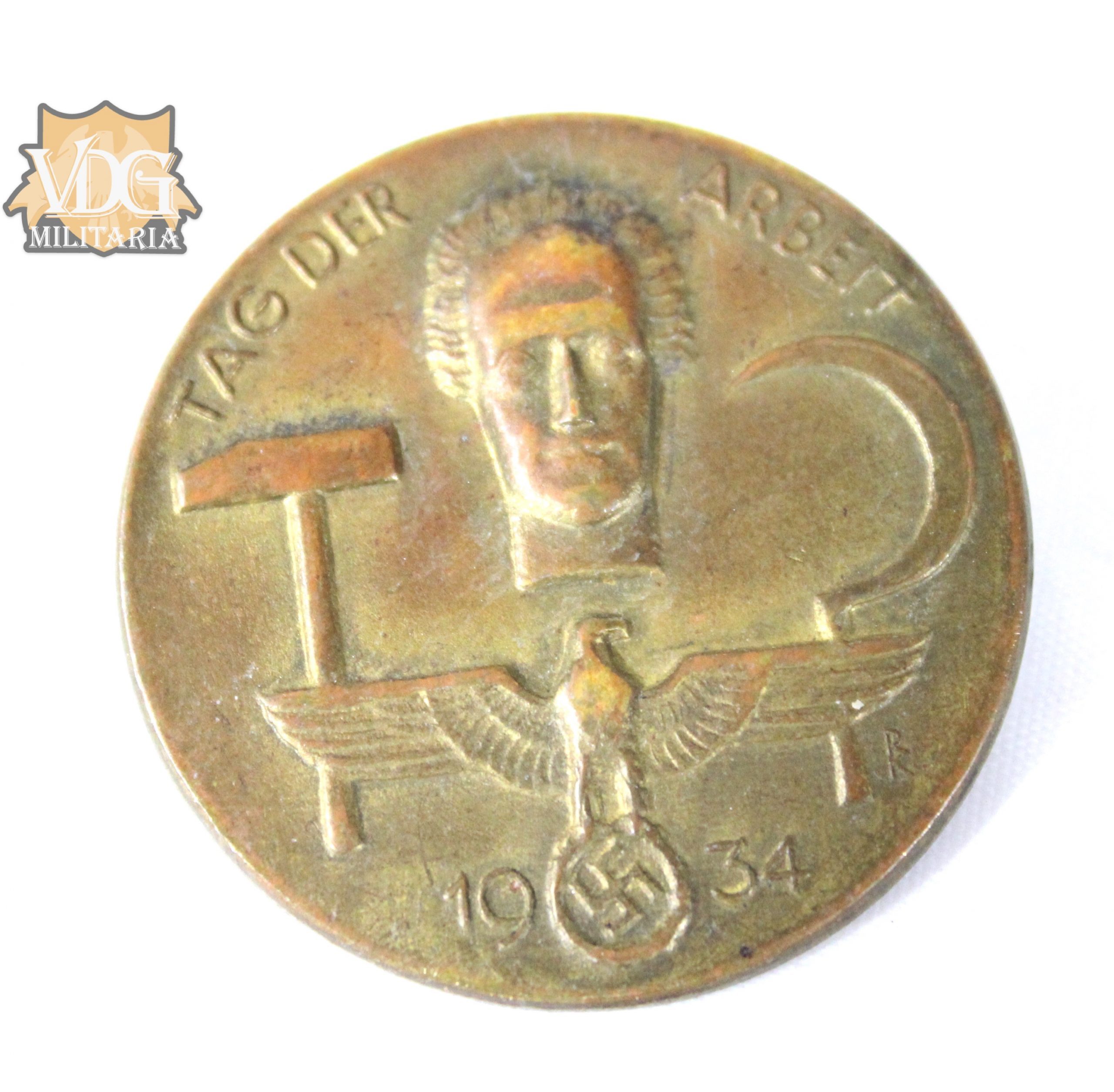 WW2 German Tag Der Arbeit 1934 Tinnie