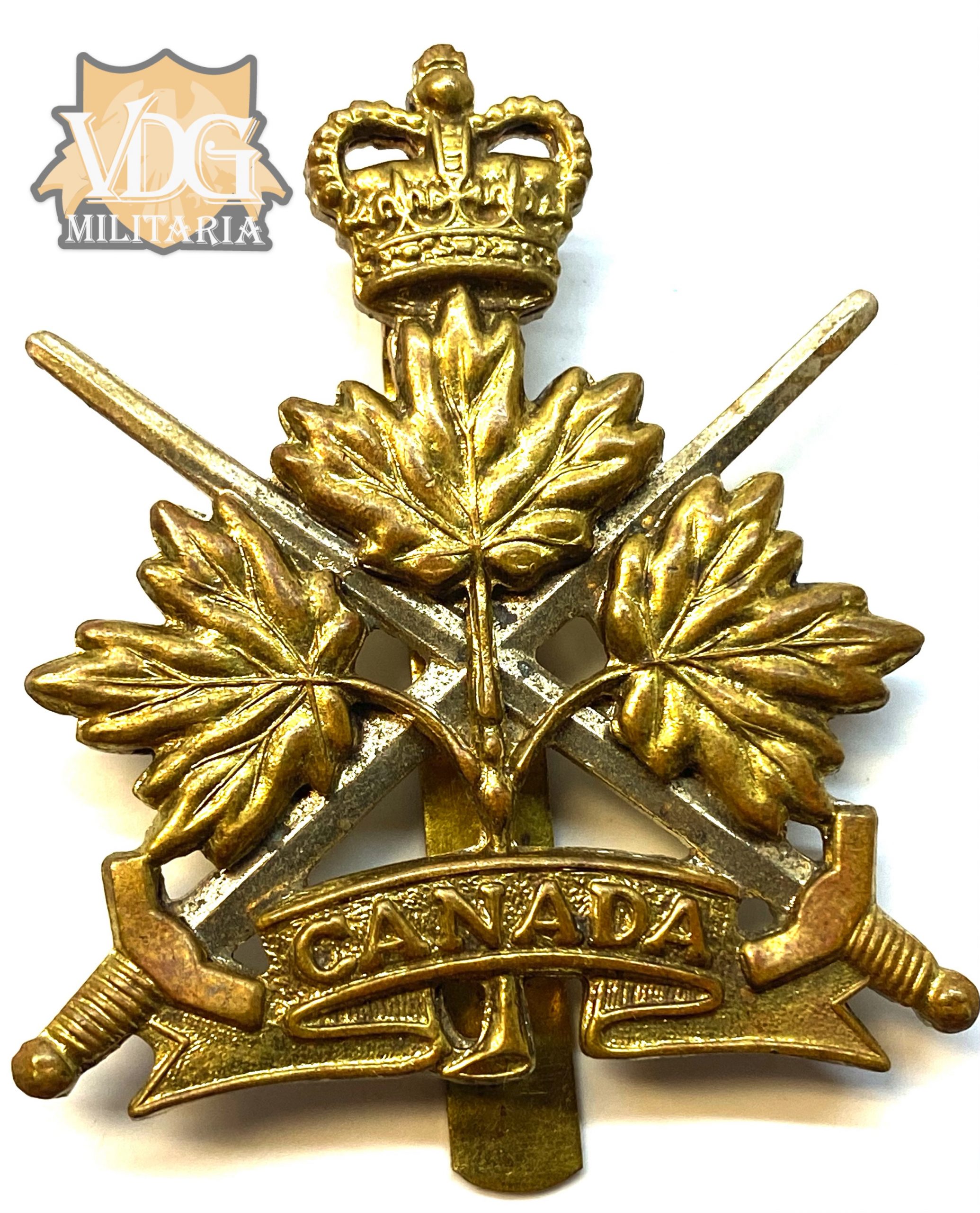 Post WW2 Canadian Army Cap Badge