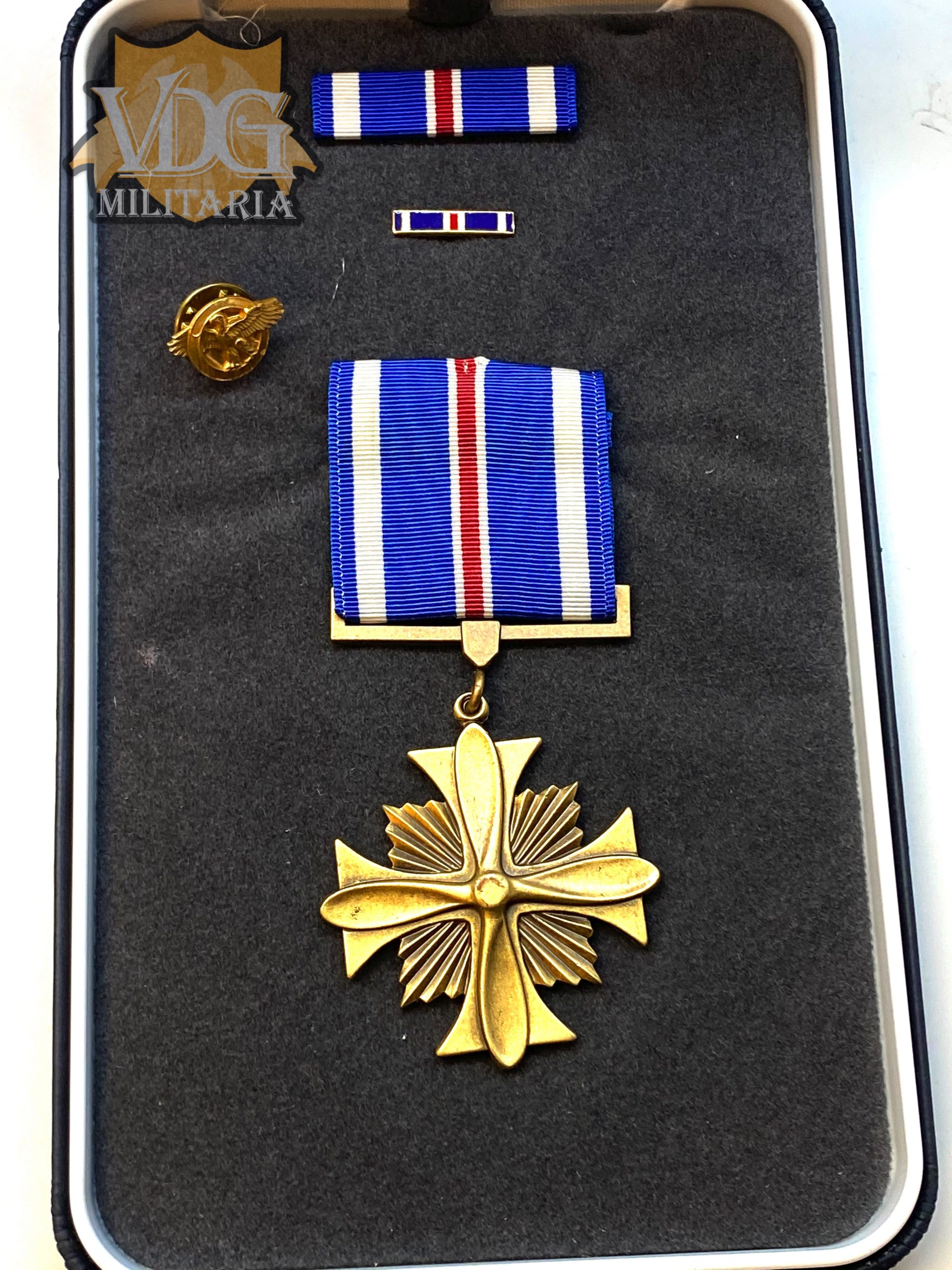 US Distinguished Flying Cross in Presentation Case