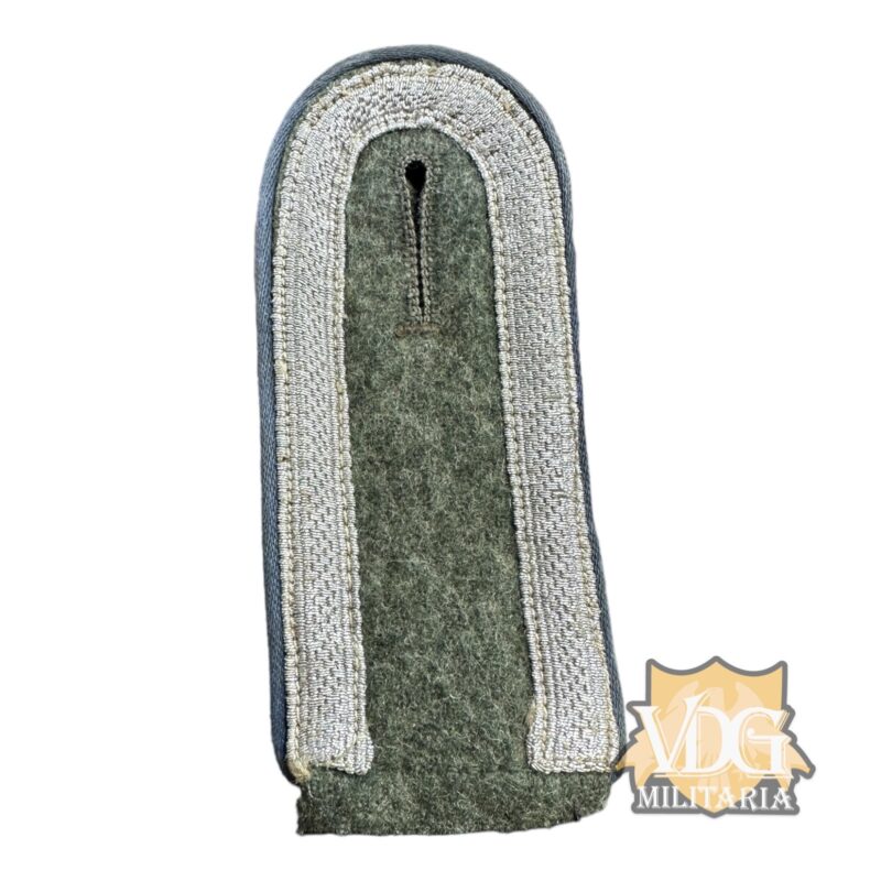 WW2 German Luftwaffe Transporteinheiten Unteroffizier Cut Off Slip-on Shoulderboard-Vet Album Removed