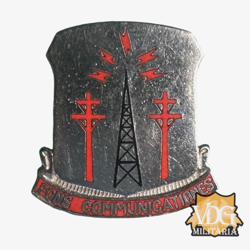 WW2 US Army 17th Signal Battalion "Fons Communicationes" Pin Back Distinctive Unit Insignia DUI