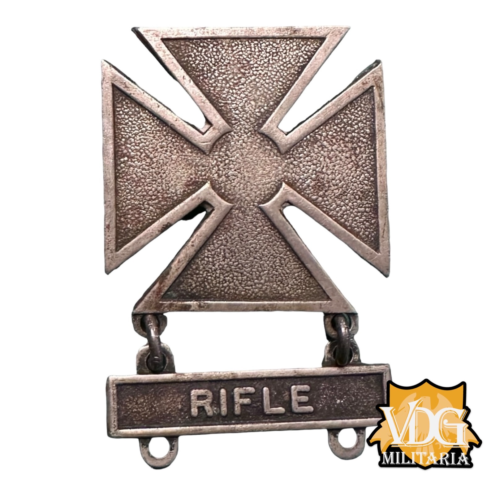 WW2 US Army Marksman Rifle Pinback Maker Marked Badge