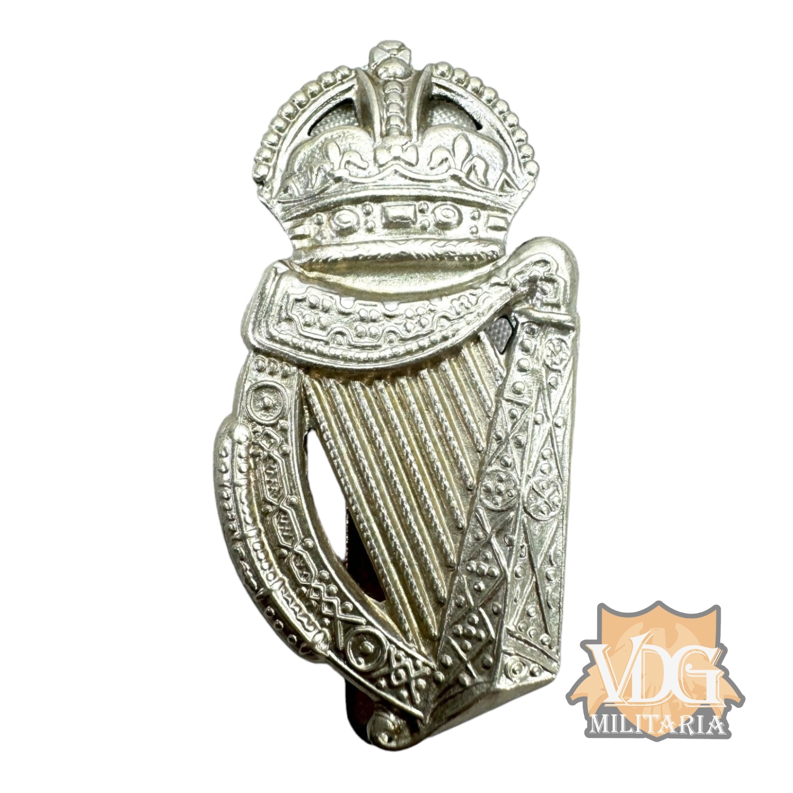 WW1 Era British Army The Royal Irish Regiment Cap Badge