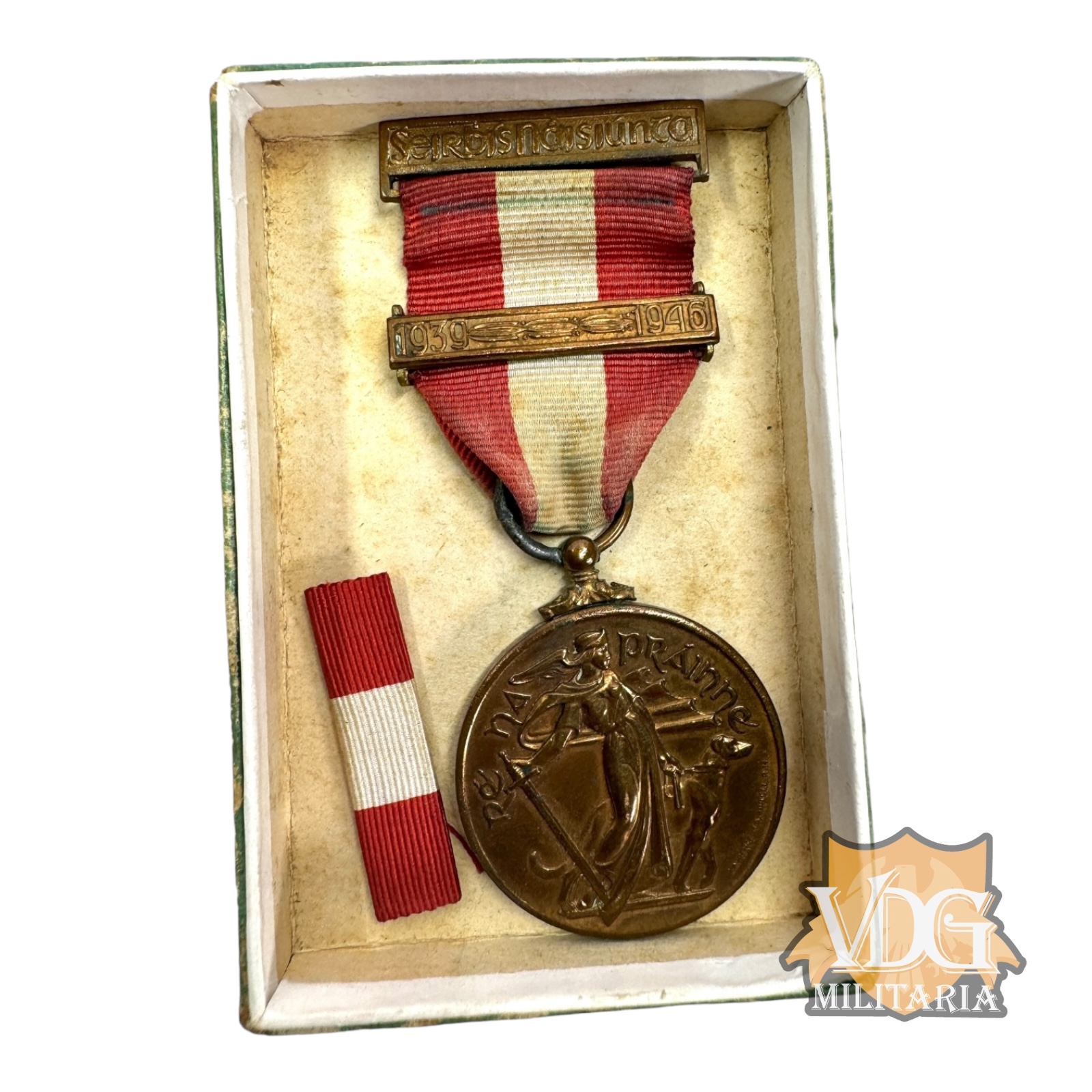 Irish Emergency Service Medal with “1939–1946” Bar and Original Box – WWII Period “Na Caomhnóirí Aitiúla” Issue