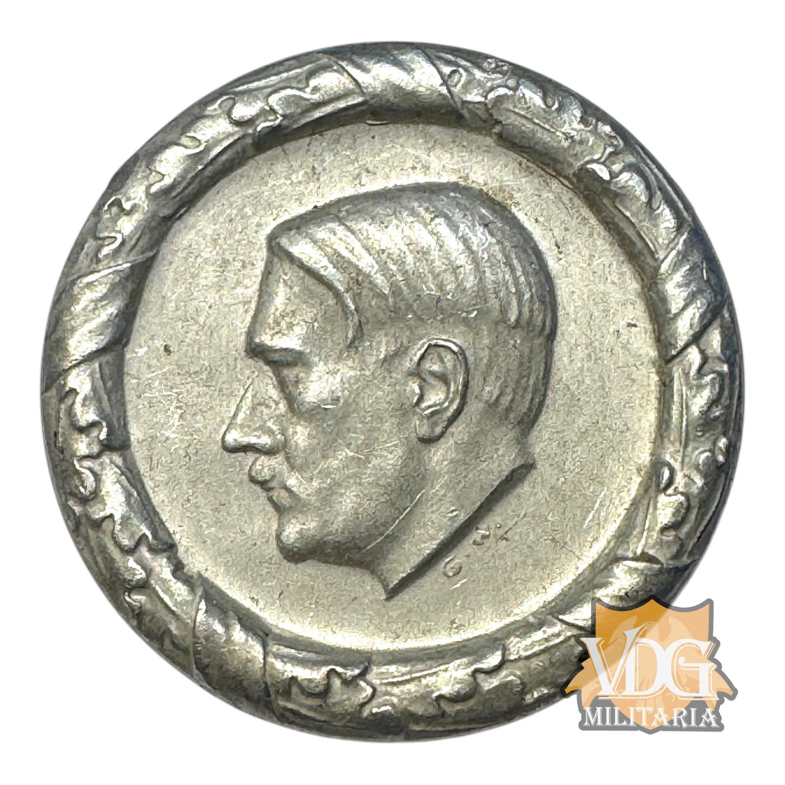 WW2 German Hitler Bust Donation Badge Tinnie by Deschler & Sohn München 9