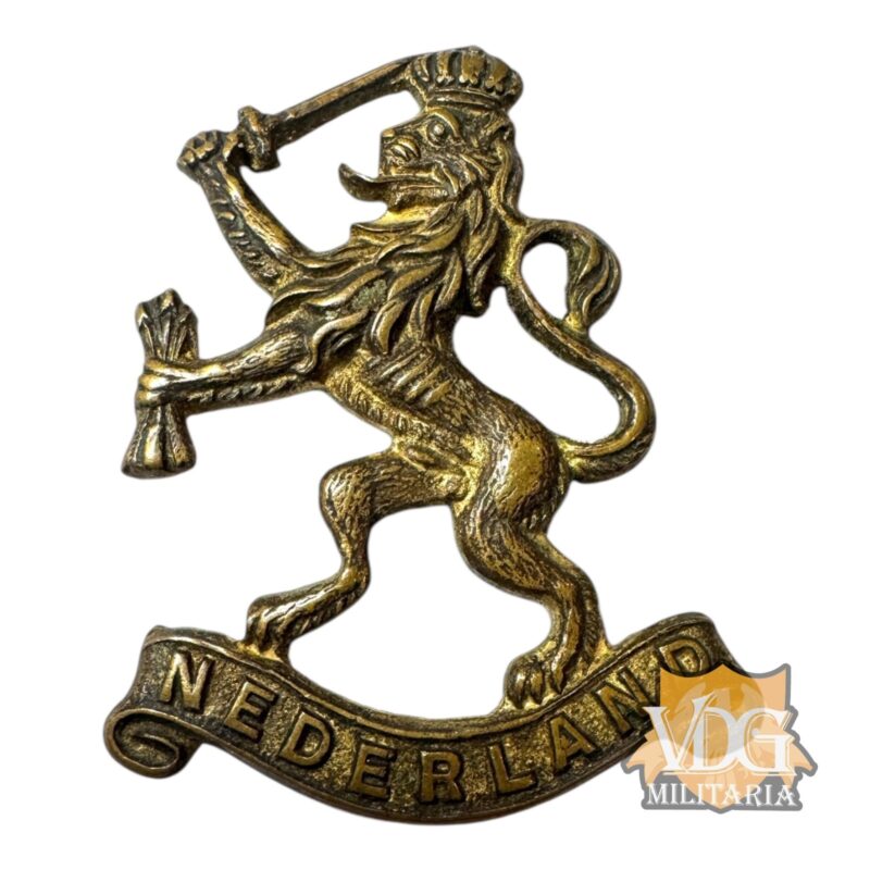 WW2 Free Dutch Forces "Vrije Nederlandse Strijdkrachten" Cap Badge – British Manufacture by J.R. Gaunt, London