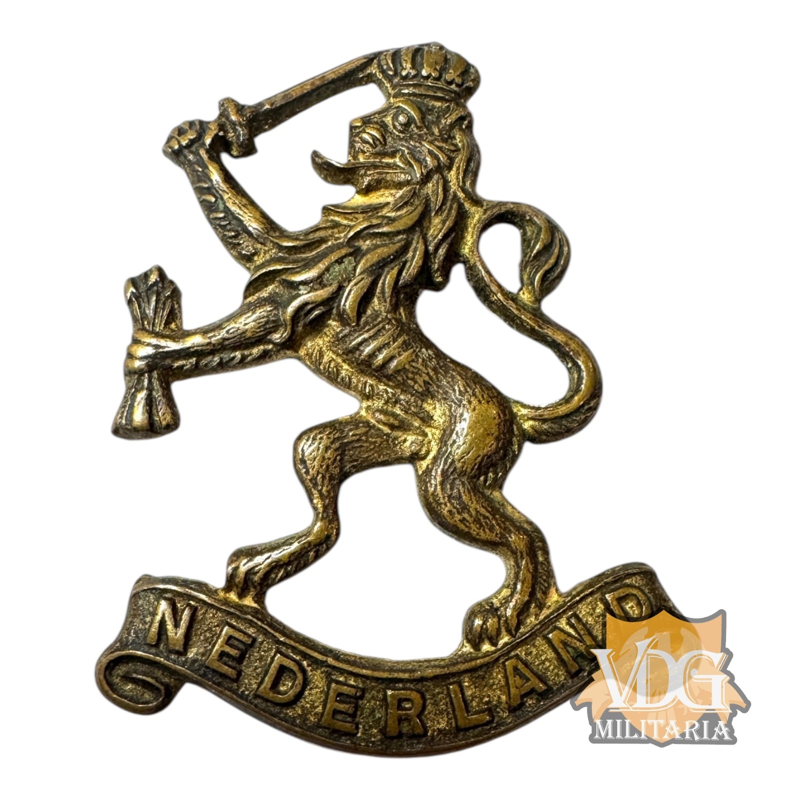 WW2 Free Dutch Forces "Vrije Nederlandse Strijdkrachten" Cap Badge – British Manufacture by J.R. Gaunt, London
