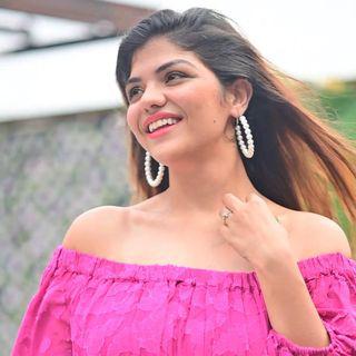 Himani Arora🦄 Lamprobites