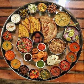 INDORE FOOD BLOGGER ❤️