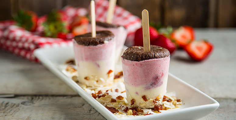 raw vanilla strawberry cheesecake popsicles