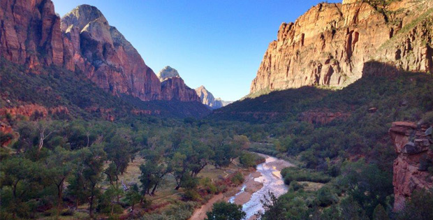 valley between mountains in the Grand Canyon