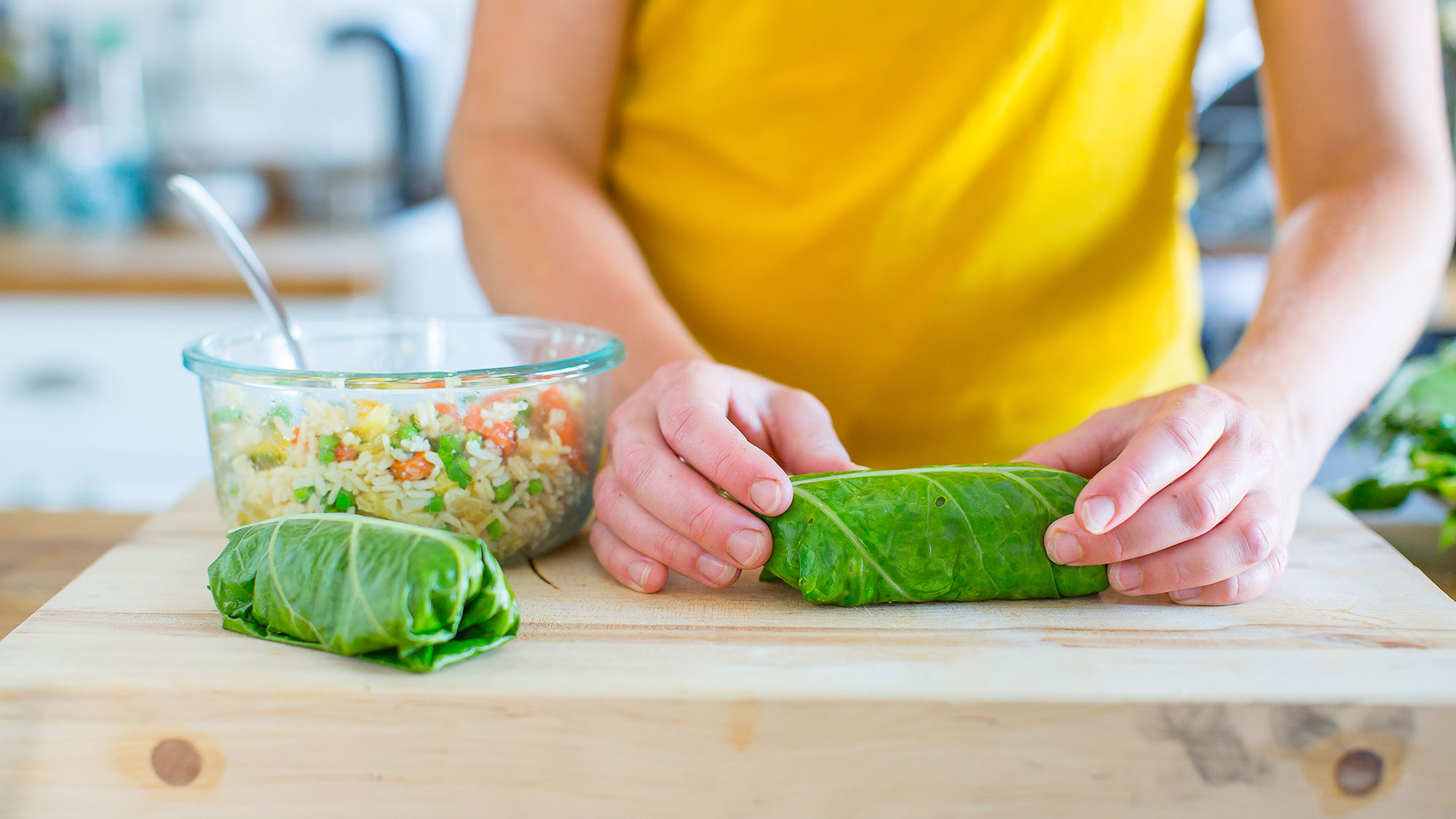 wrapping fried rice in leaf