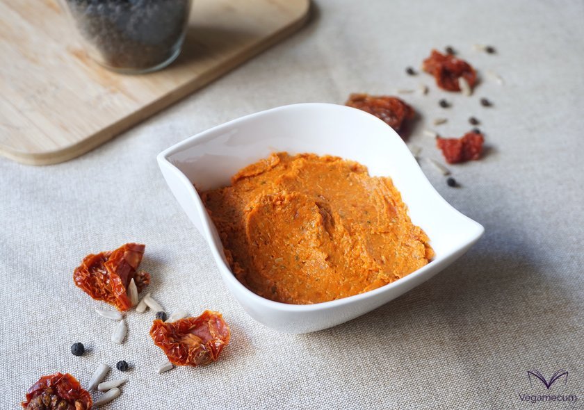 Finished pepper dried tomato pate Finished pepper dried tomato pate