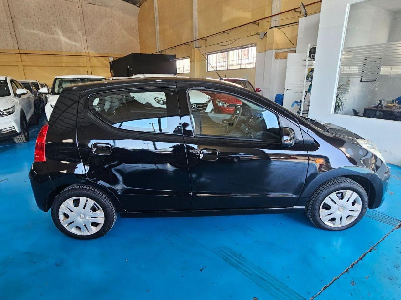 Nissan Pixo - 3