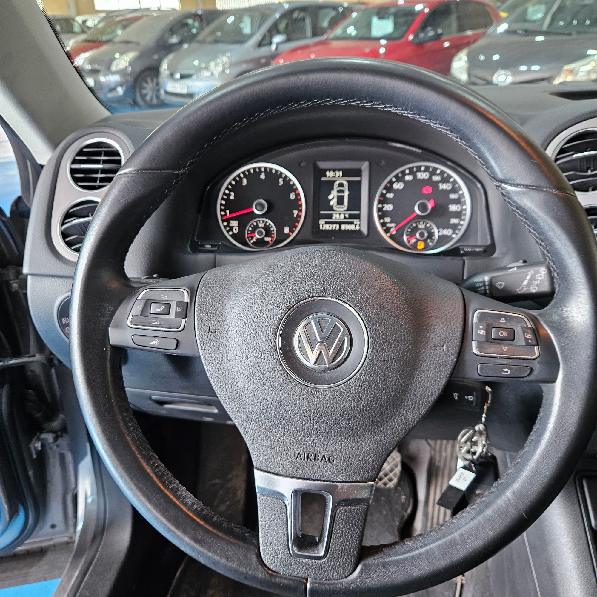 Volkswagen Tiguan - 17