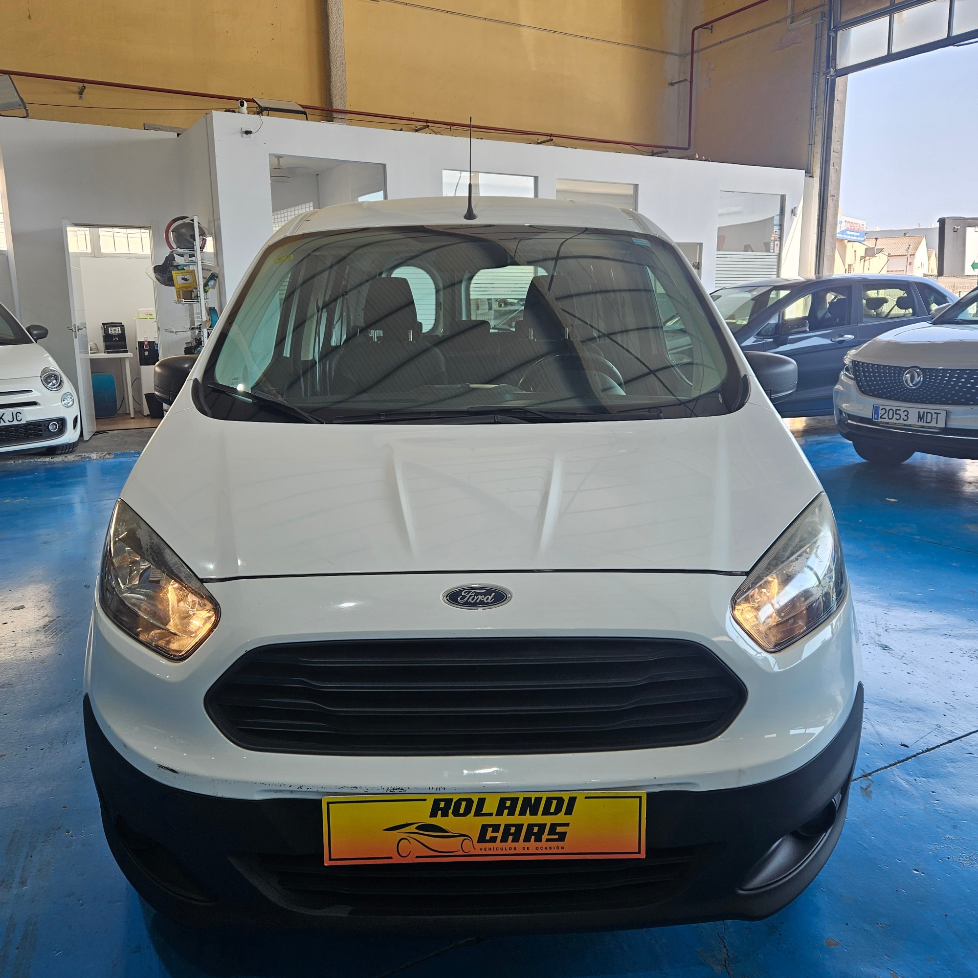 Ford Transit Courier - 8