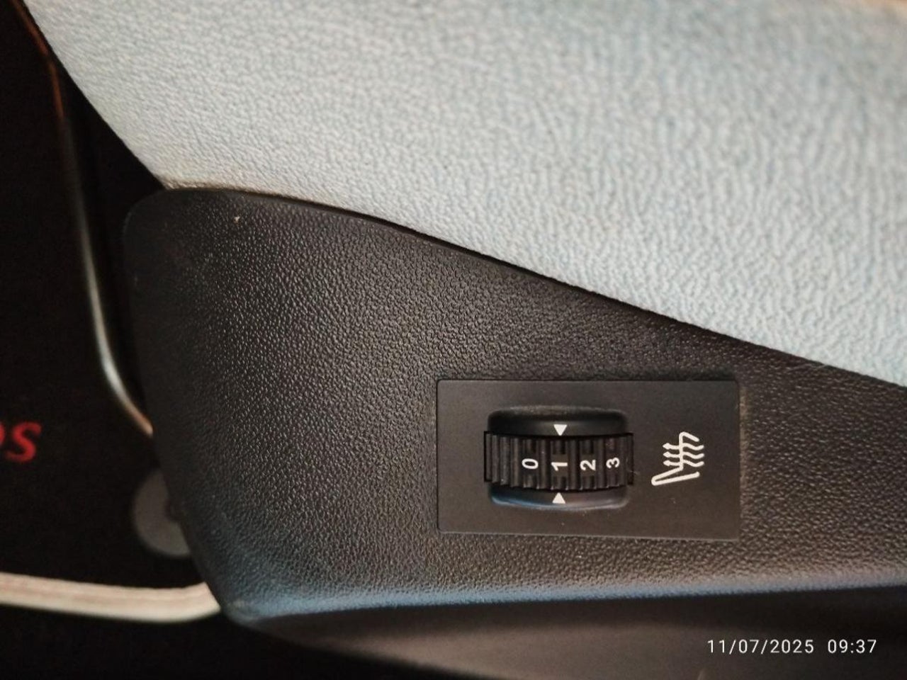 Peugeot 208 - 10