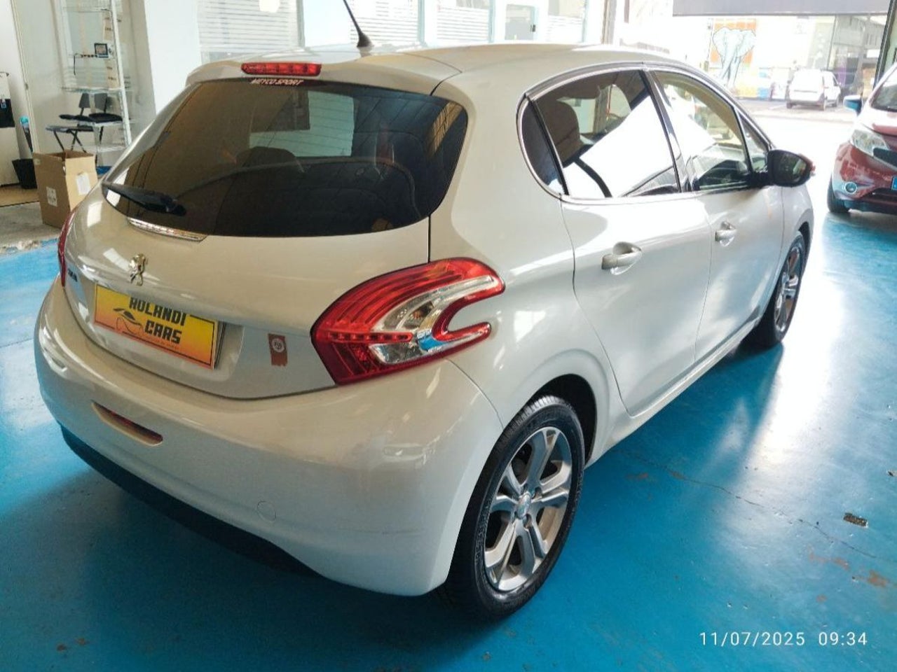 Peugeot 208 - 4