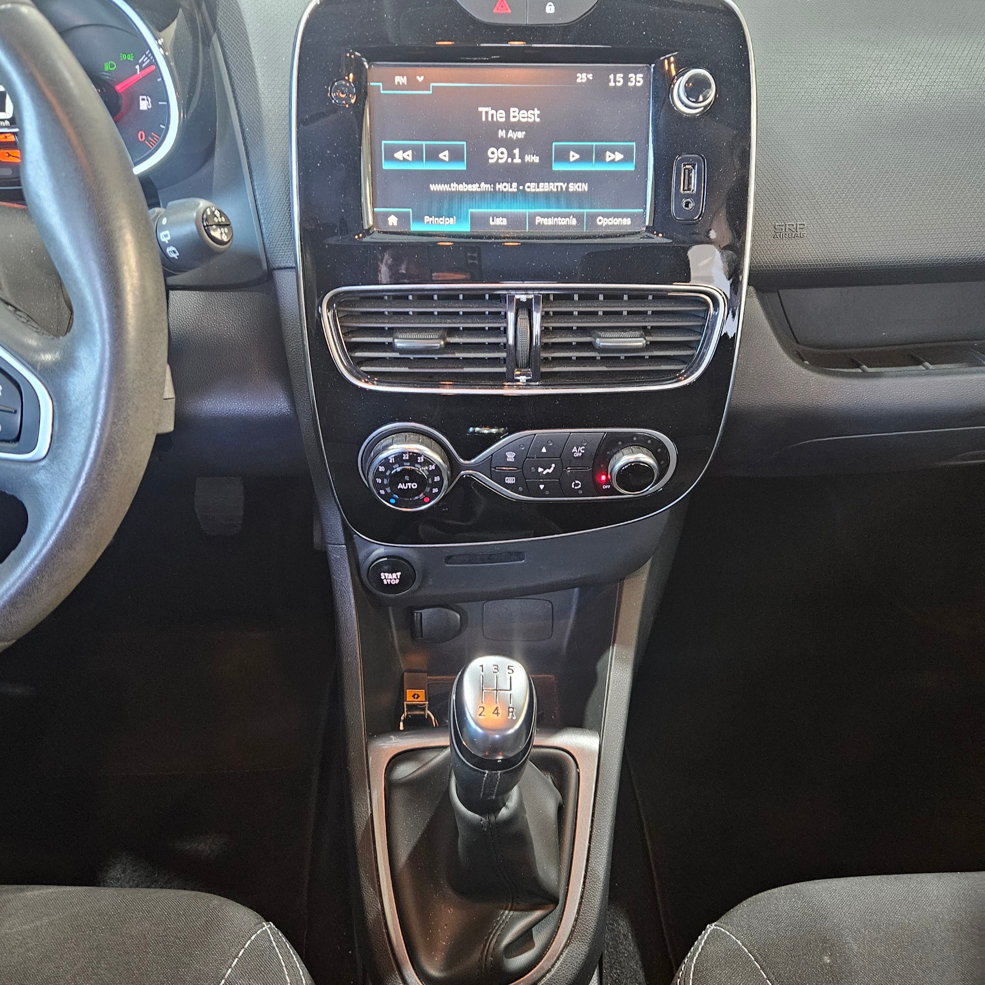 Renault Clio - 12