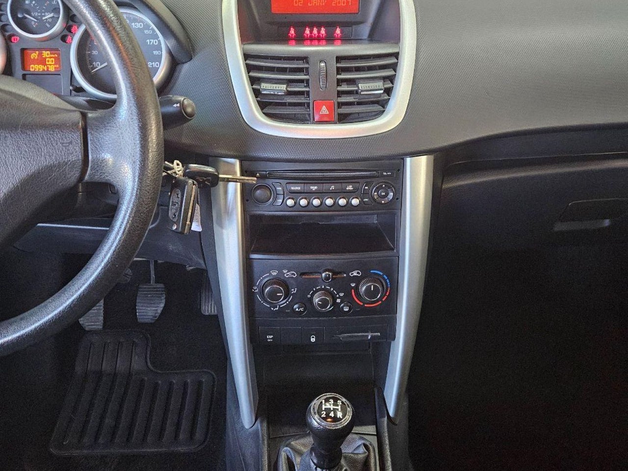 Peugeot 207 - 13
