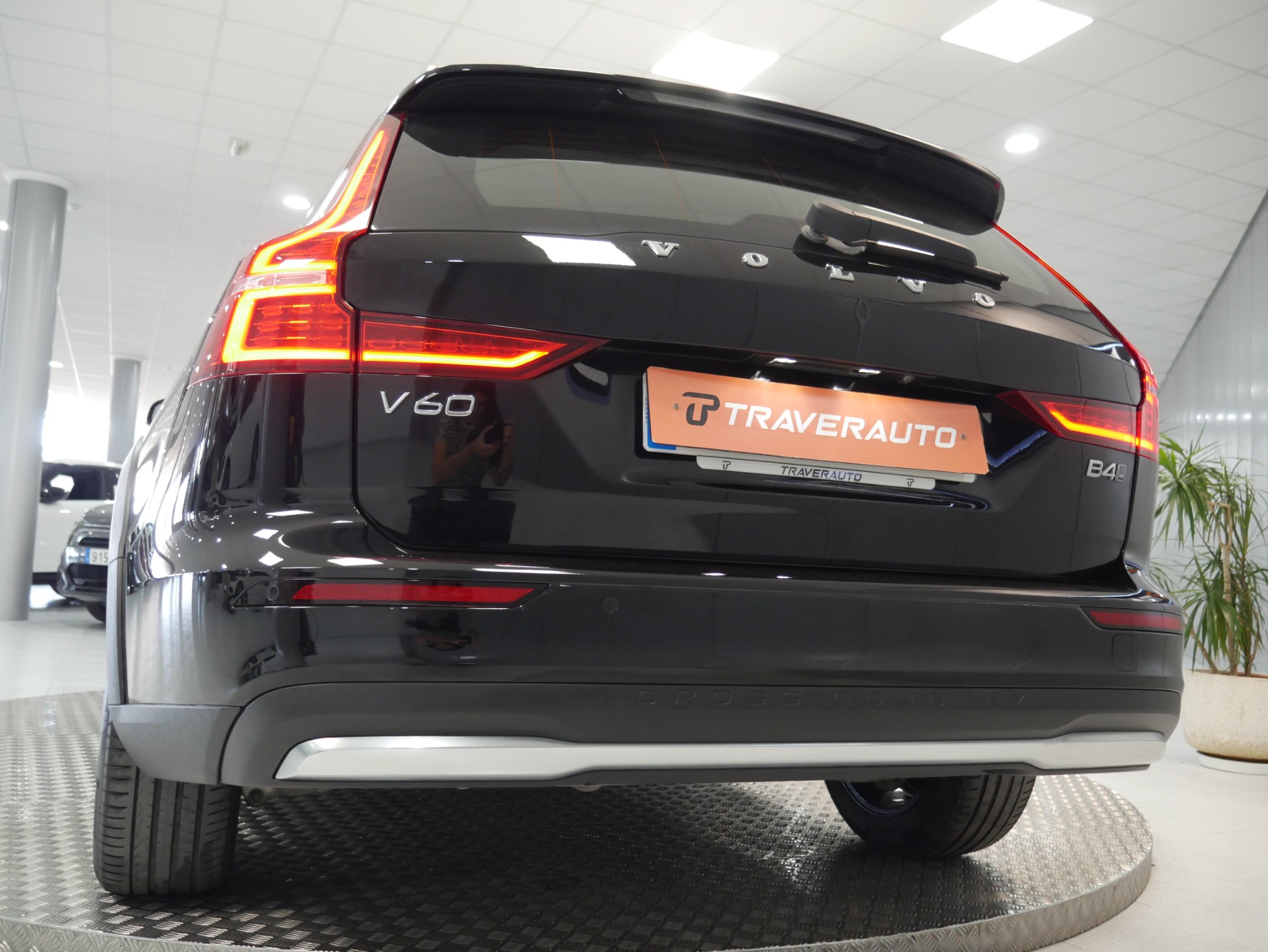 VOLVO V60 CROSS COUNTRY