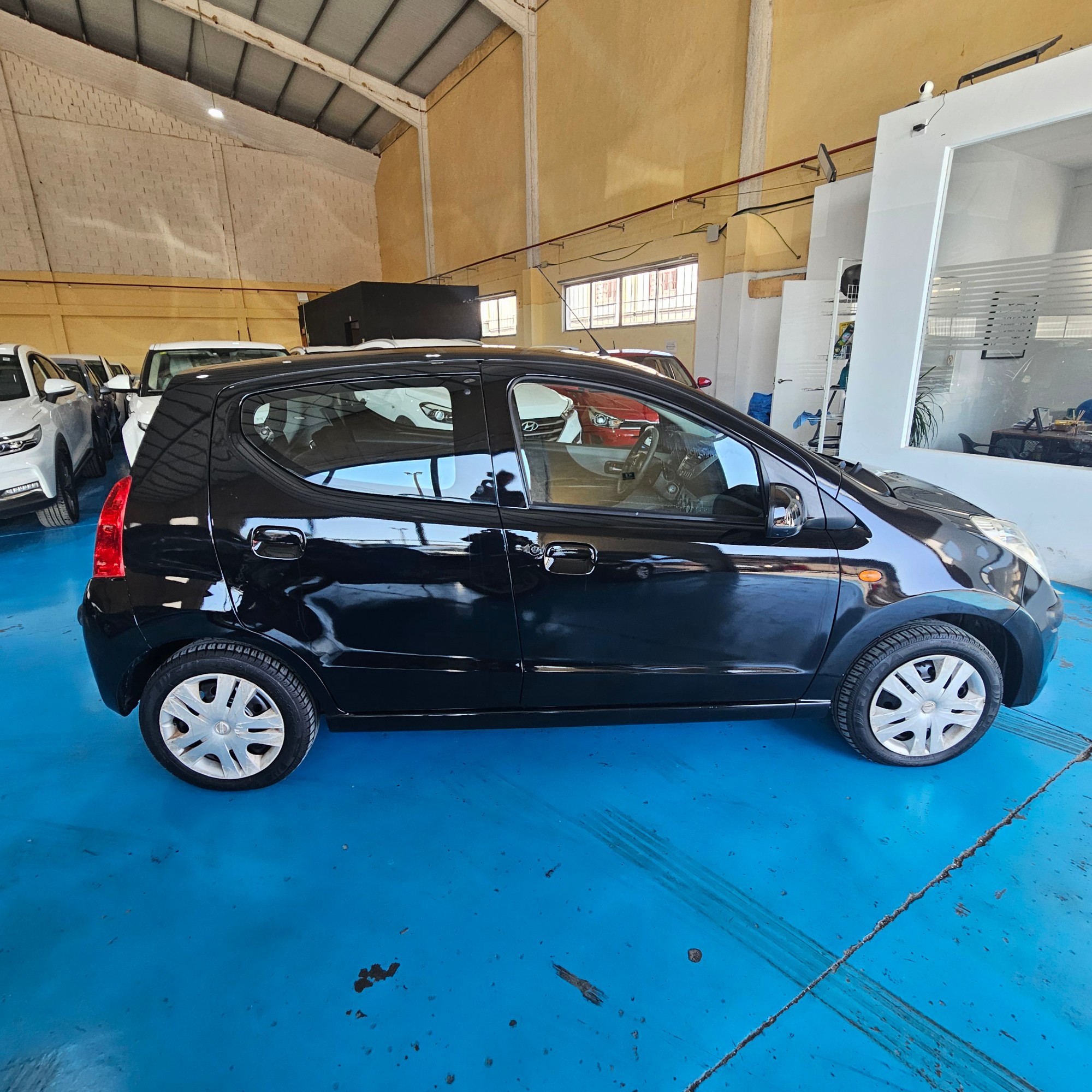 Nissan Pixo - 3