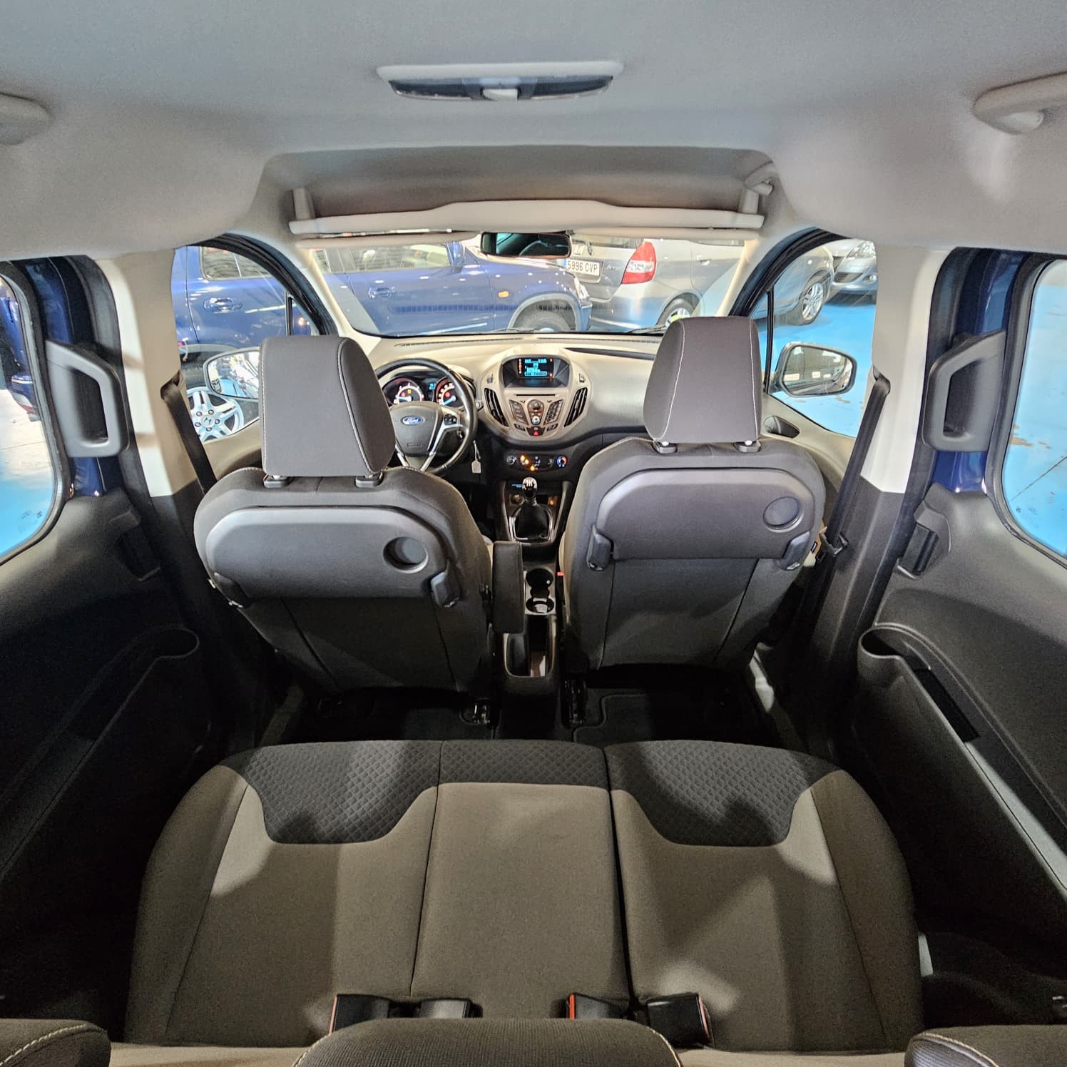 Ford Tourneo Courier - 21