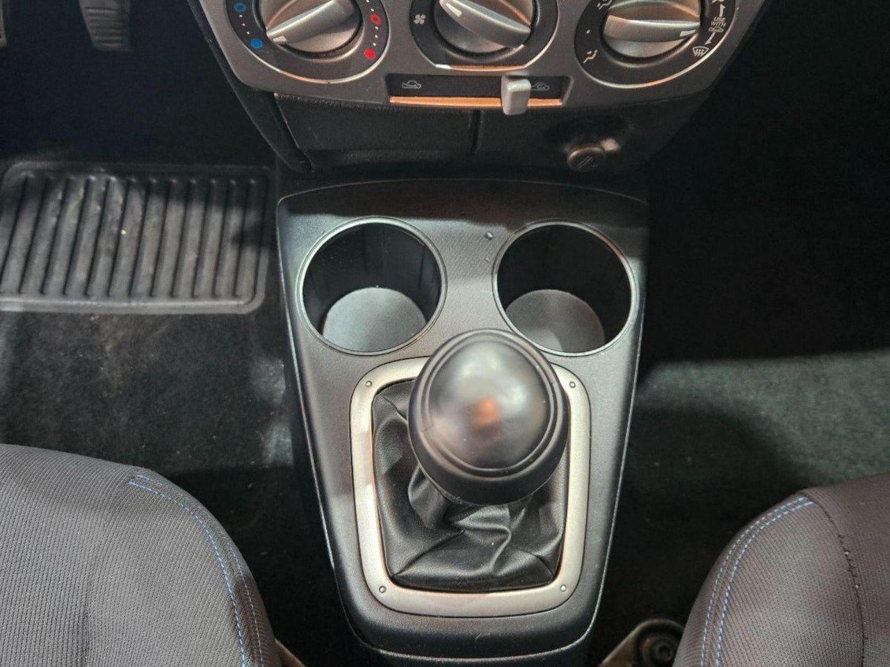Mazda Mazda2 - 20