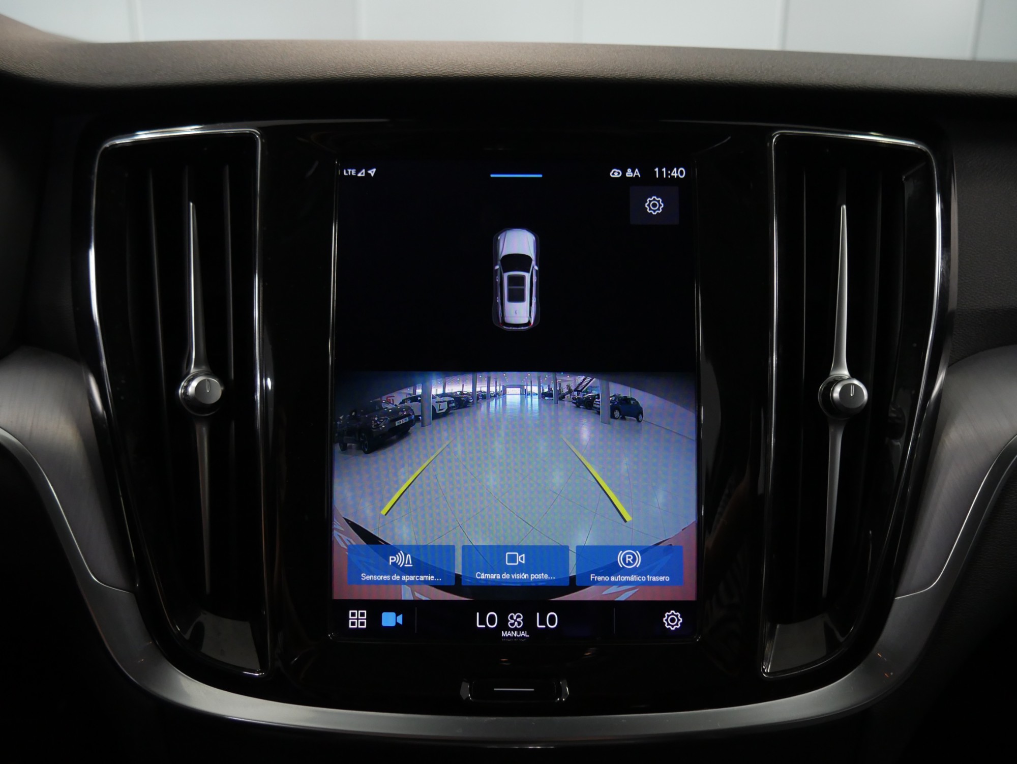 VOLVO V60 CROSS COUNTRY