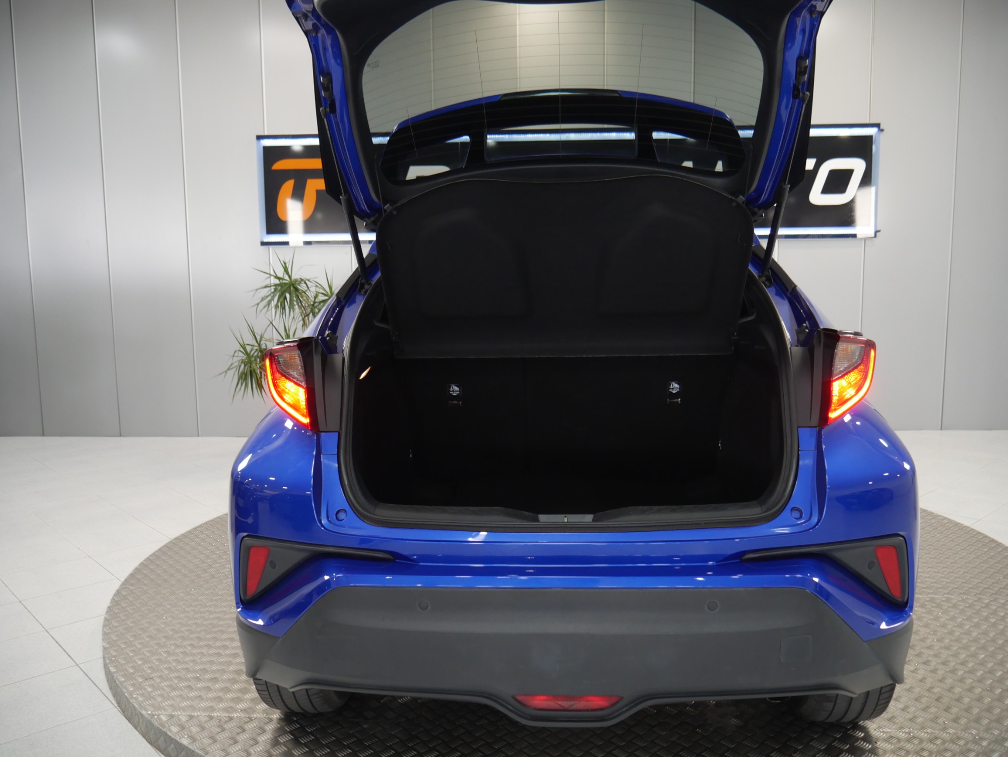 toyota chr