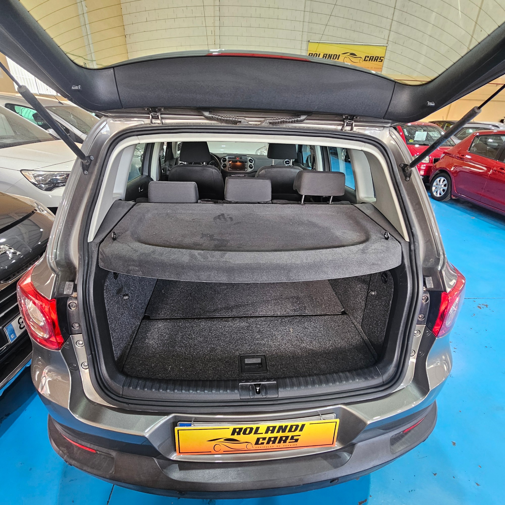 Volkswagen Tiguan - 9