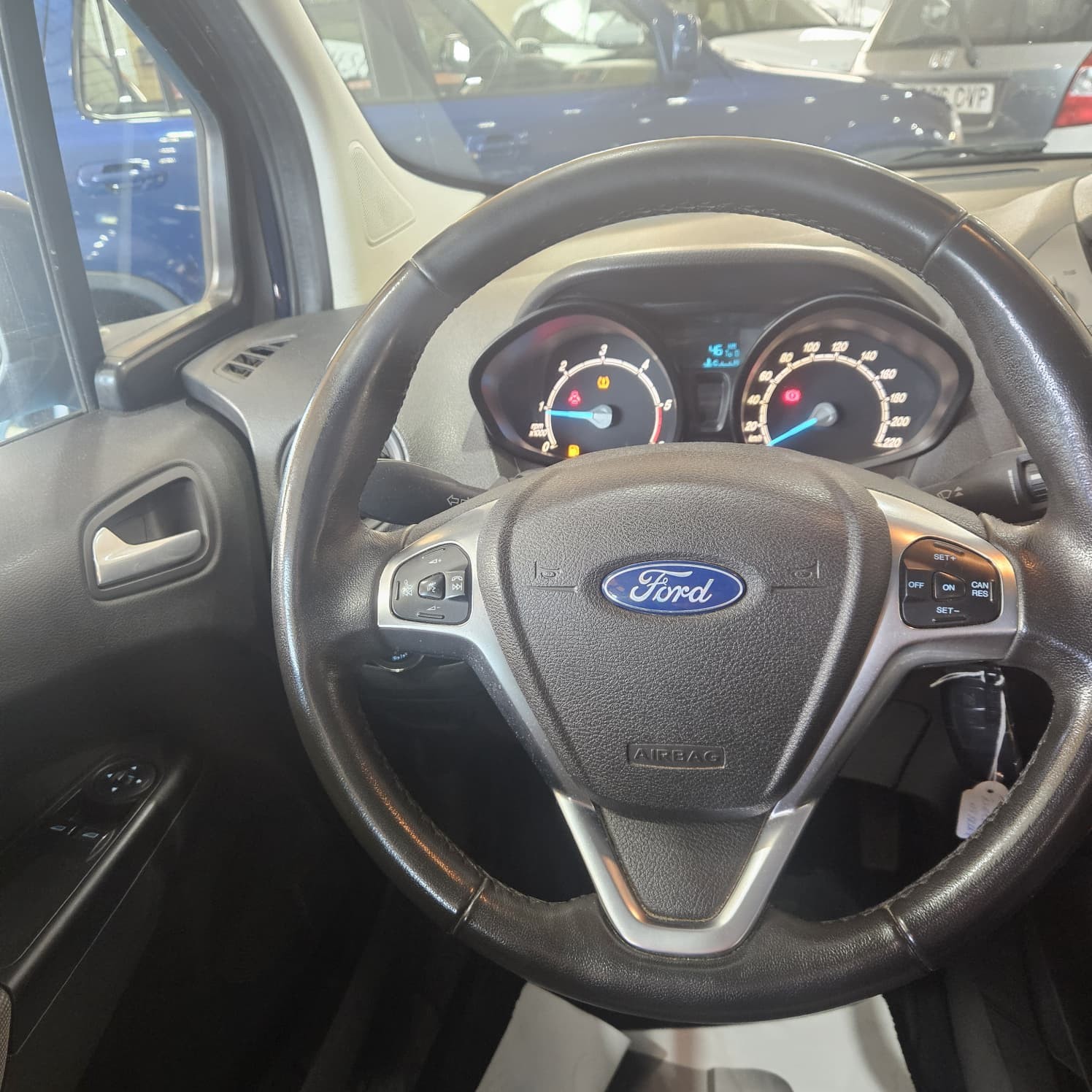 Ford Tourneo Courier - 16