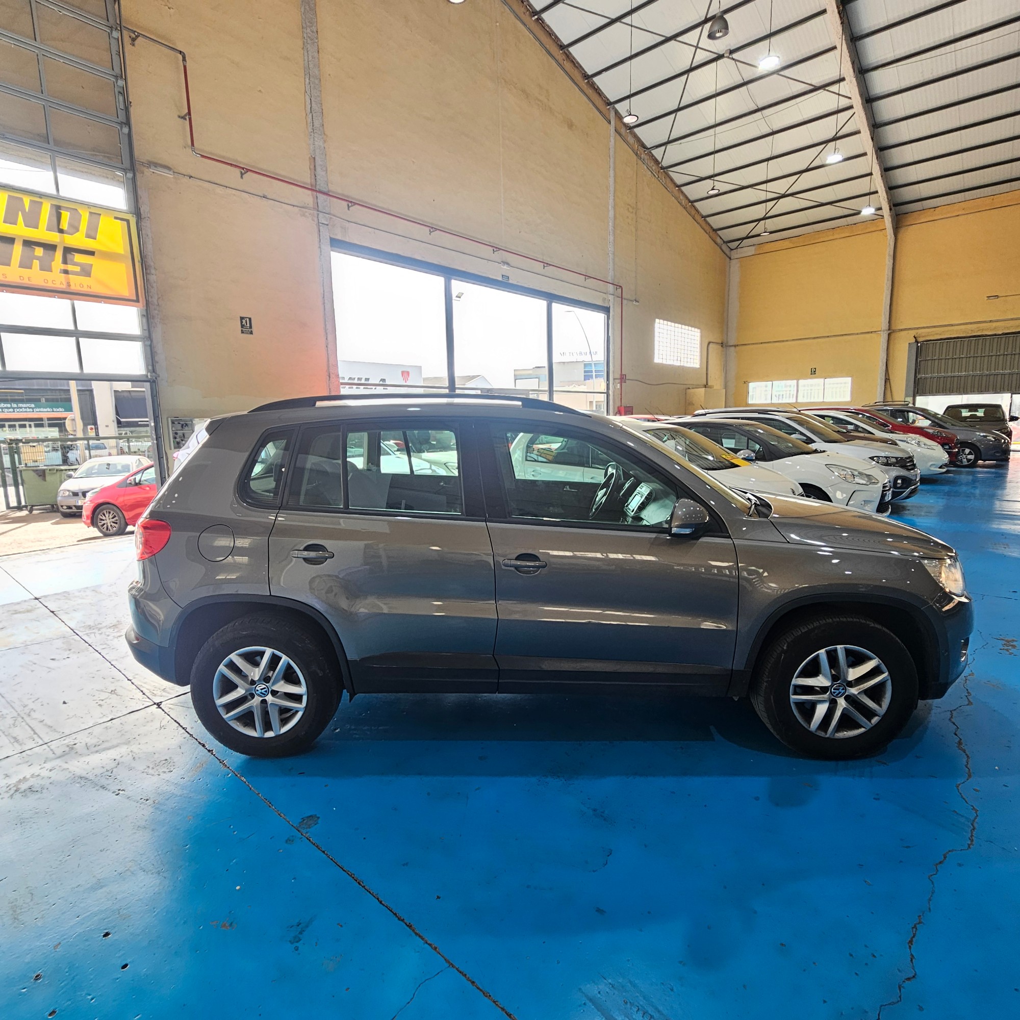 Volkswagen Tiguan - 6