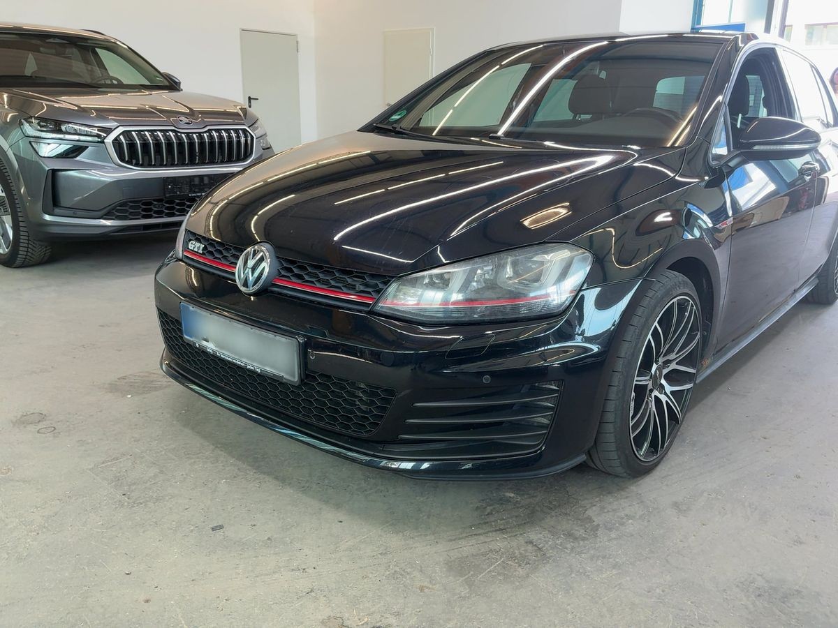 VOLKSWAGEN Golf - 2.0 TSI 220cv GTI BMT