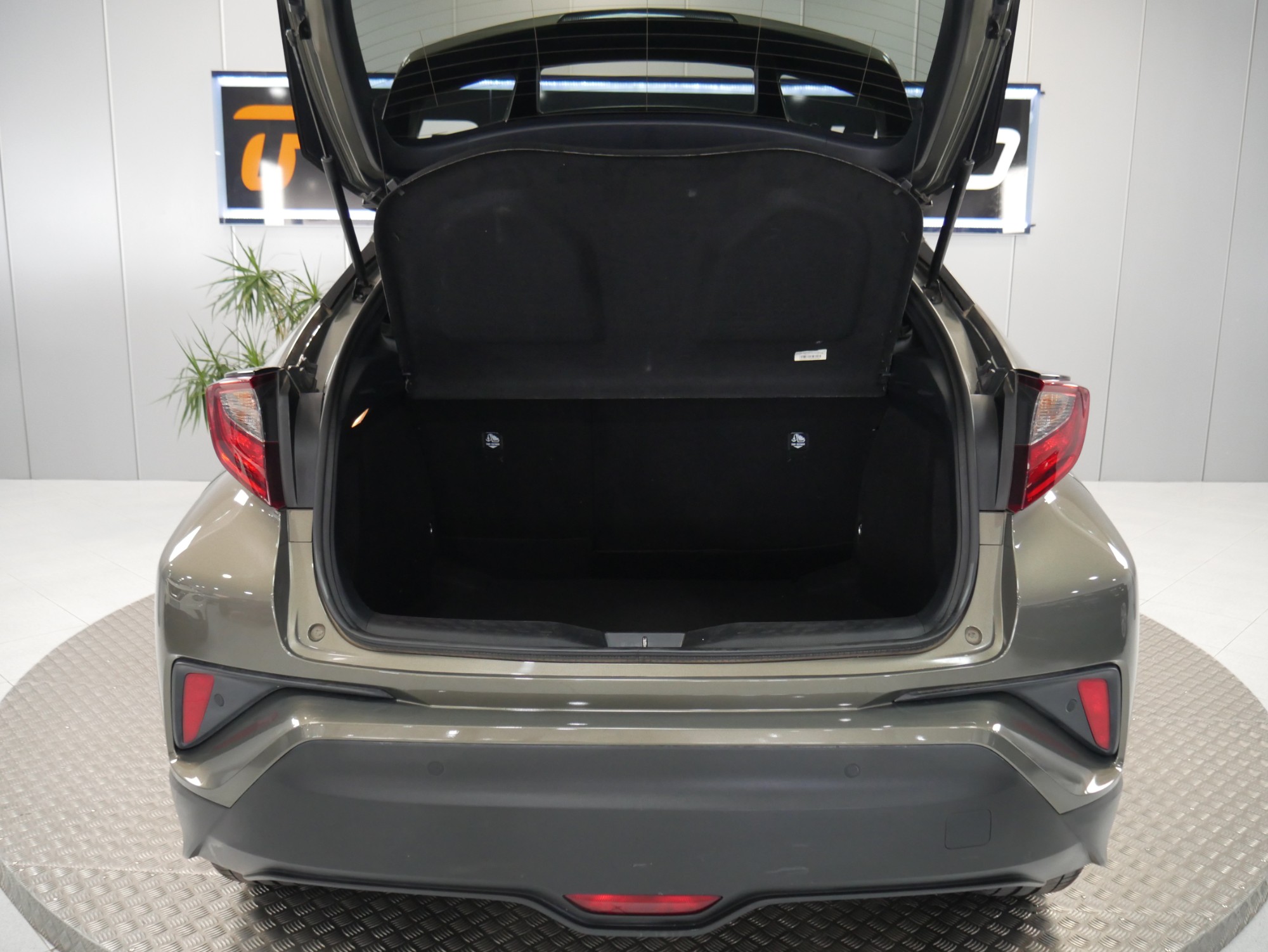 toyota chr