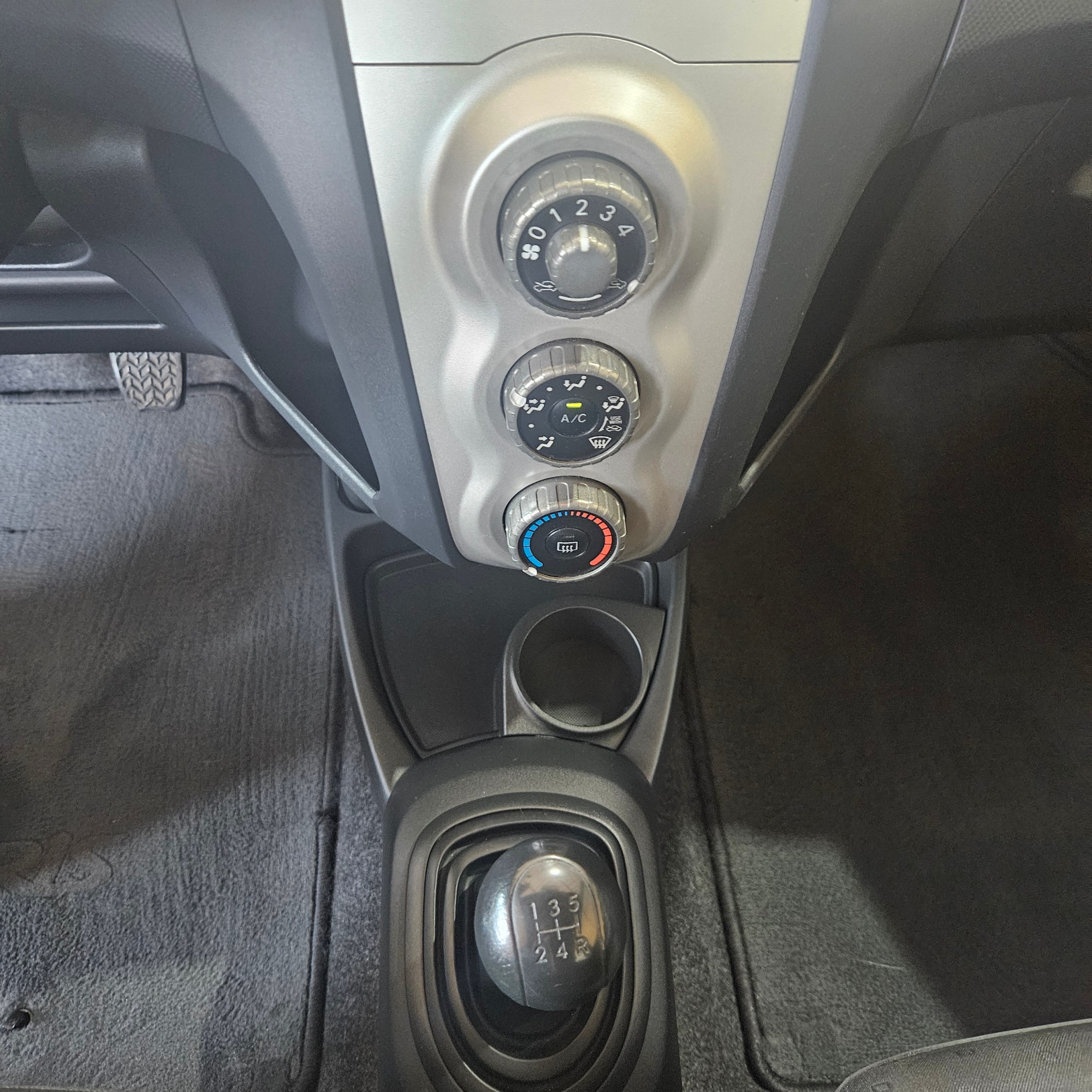 Toyota Yaris - 17