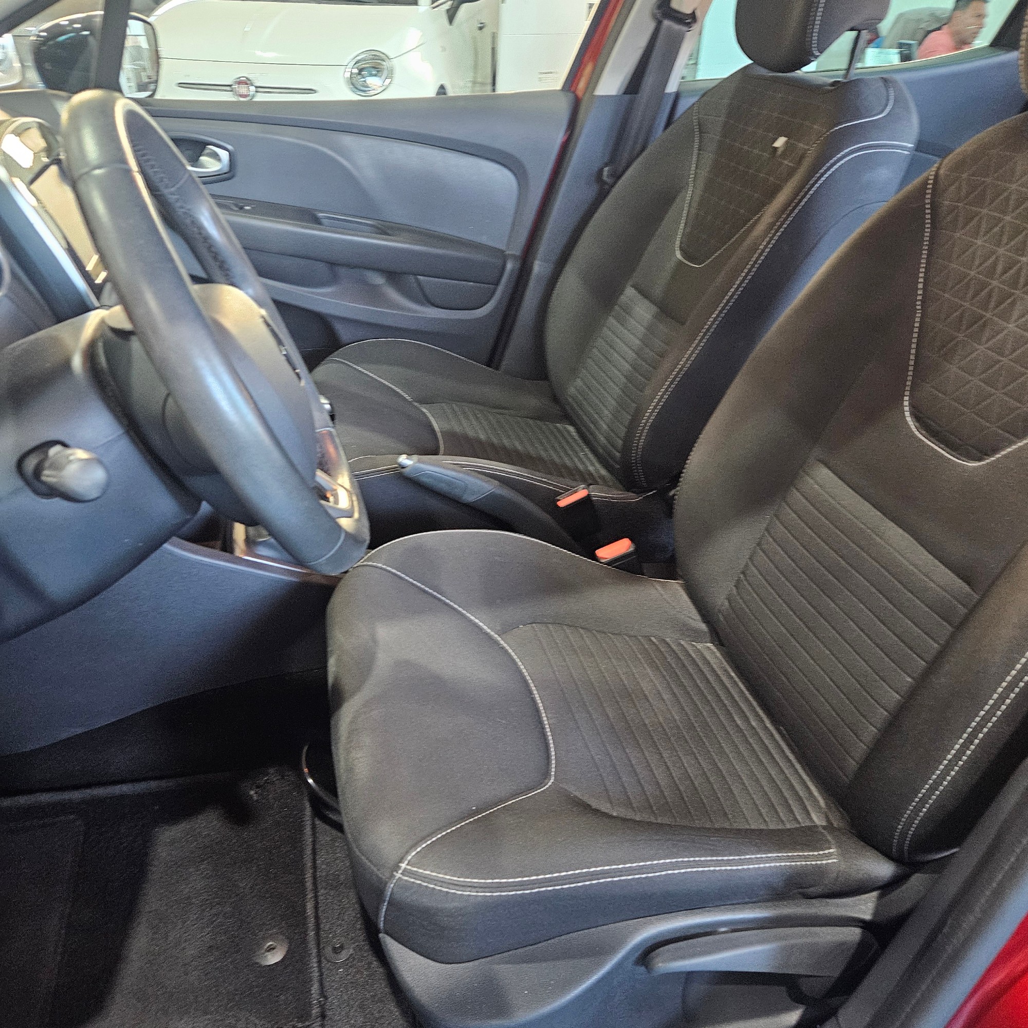 Renault Clio - 17