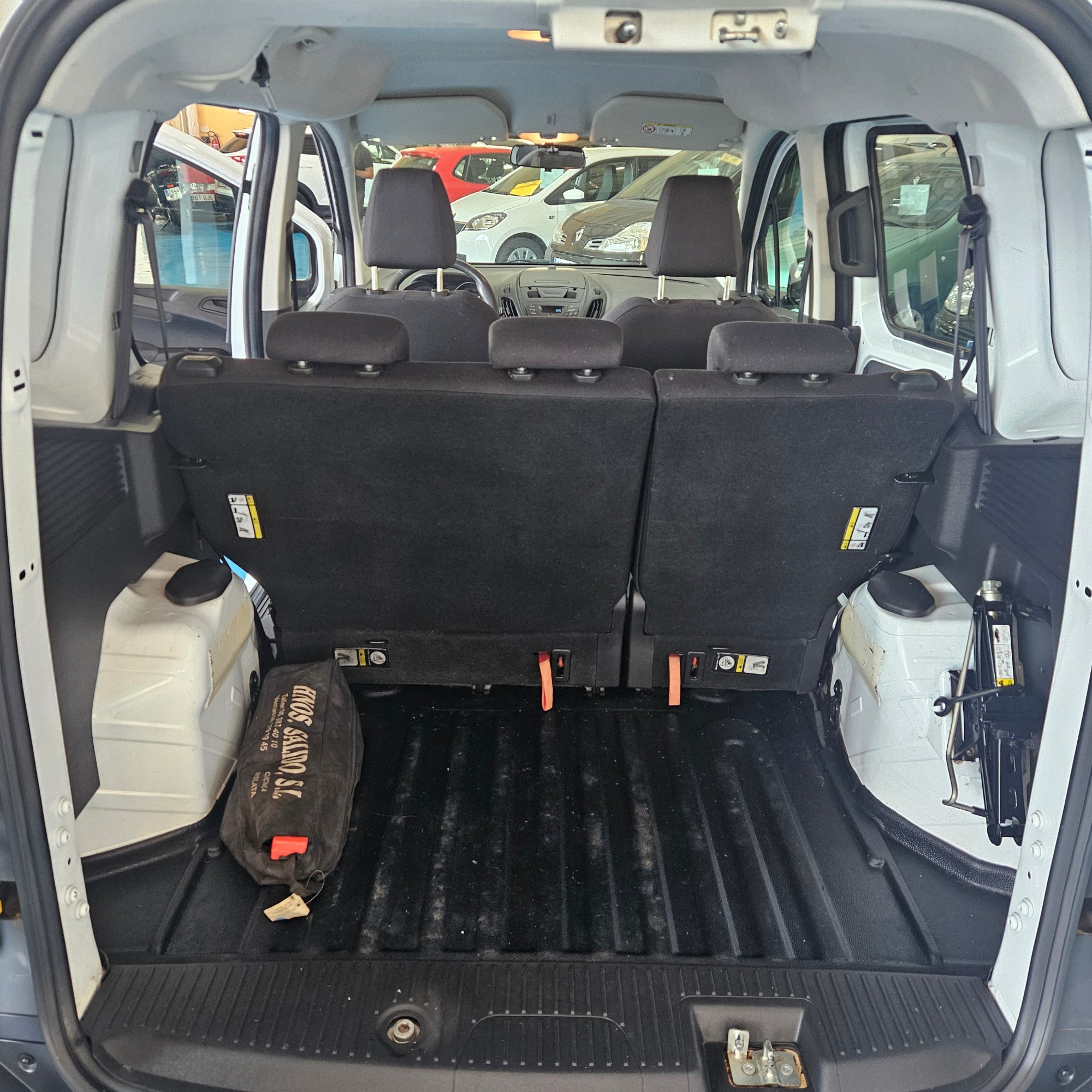 Ford Transit Courier - 15