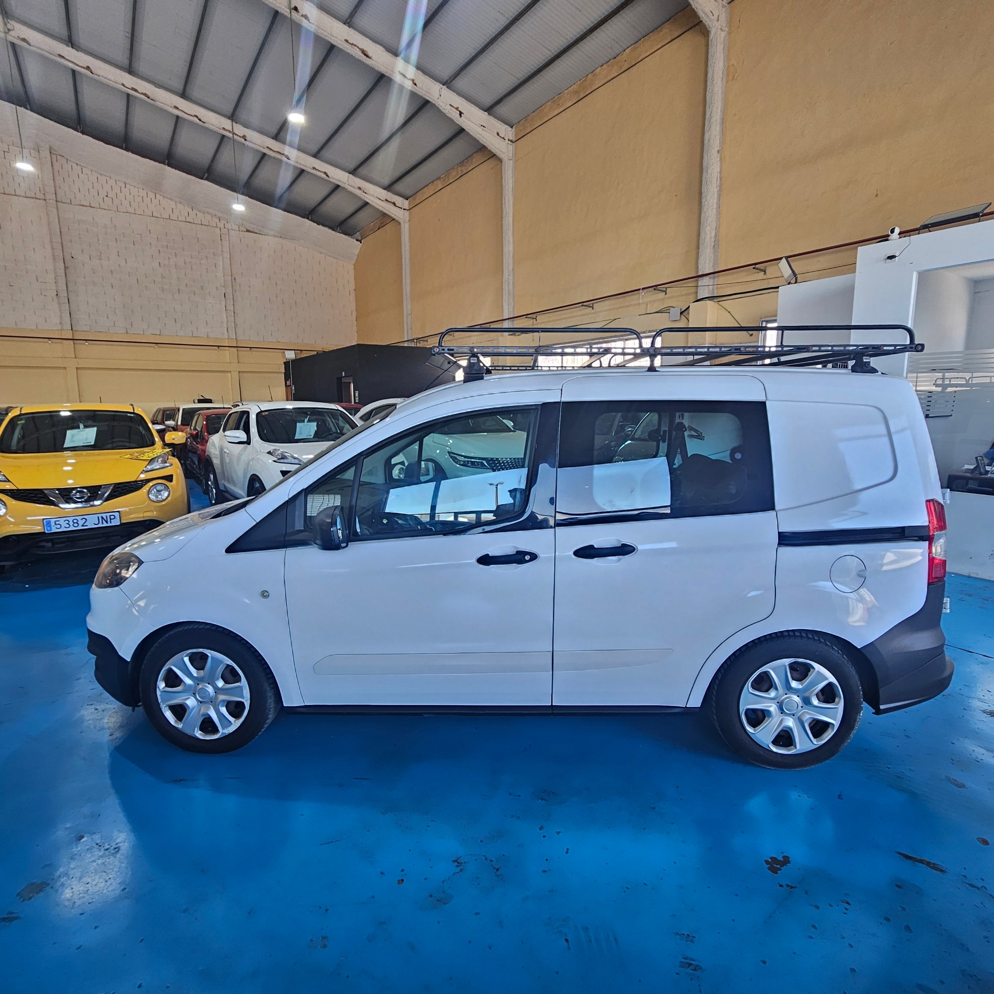Ford Tourneo Courier - 4