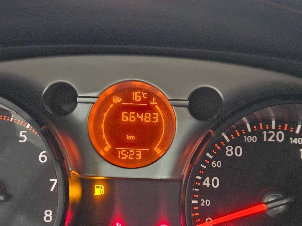 Nissan QASHQAI - 25
