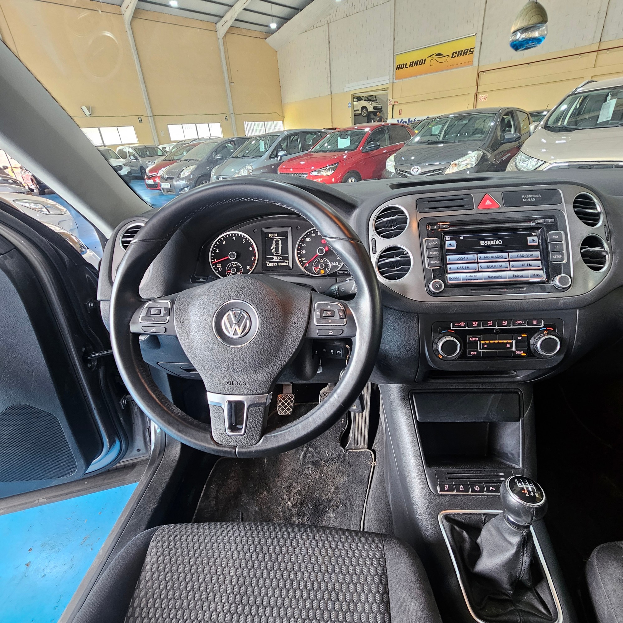 Volkswagen Tiguan - 16