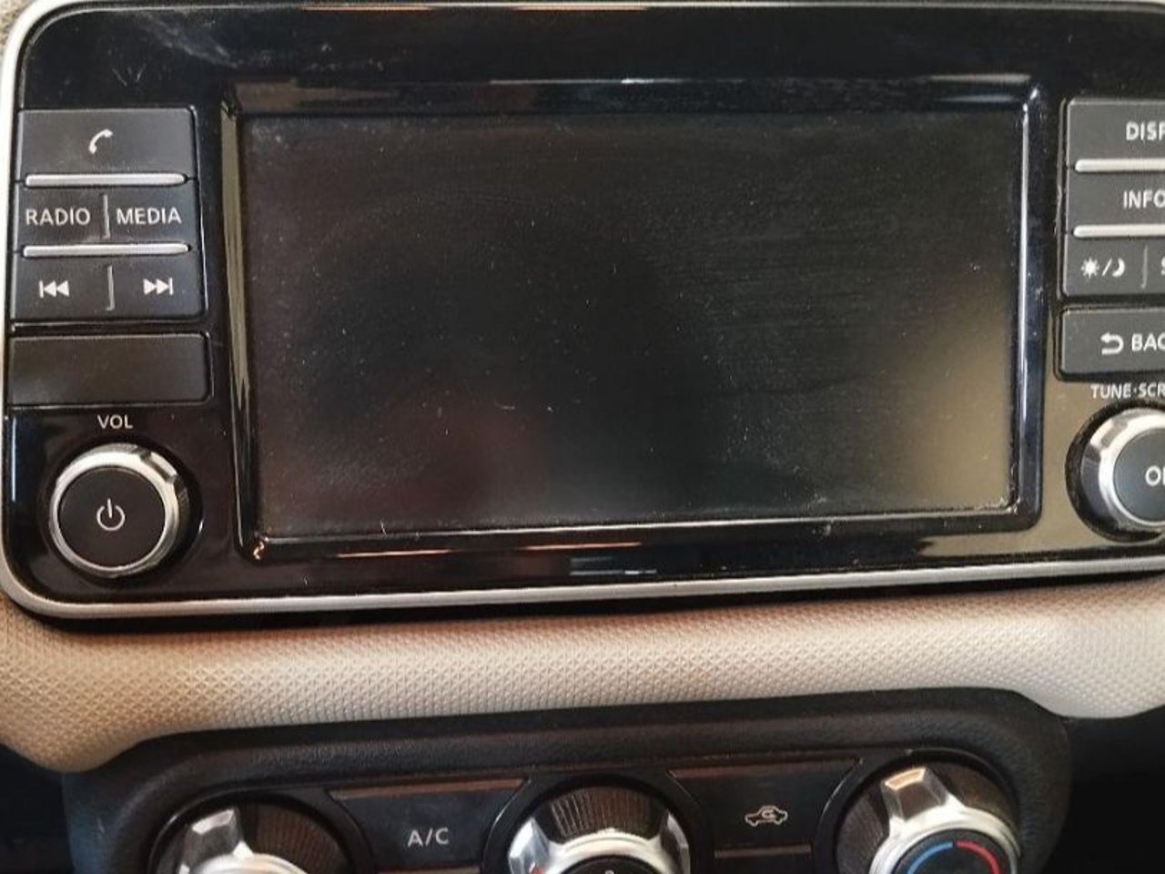 Nissan Micra - 16