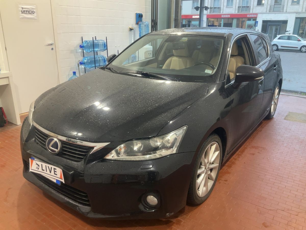 LEXUS - CT - 200h Luxury