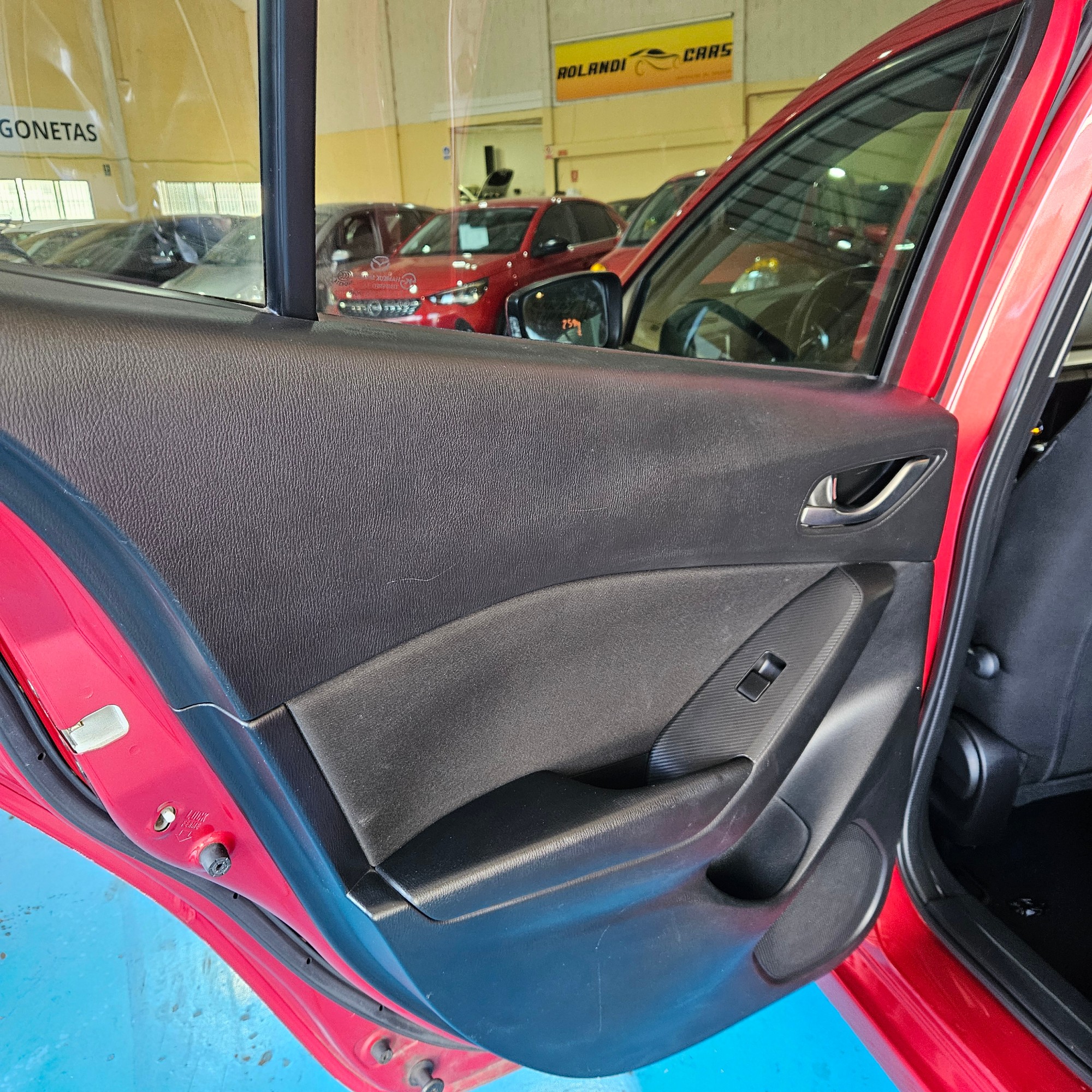 Mazda Mazda3 - 14